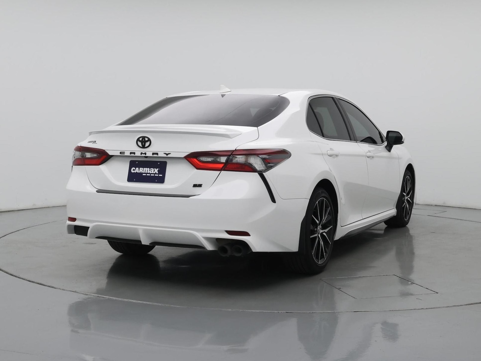 2024 Toyota Camry SE - Photo 9