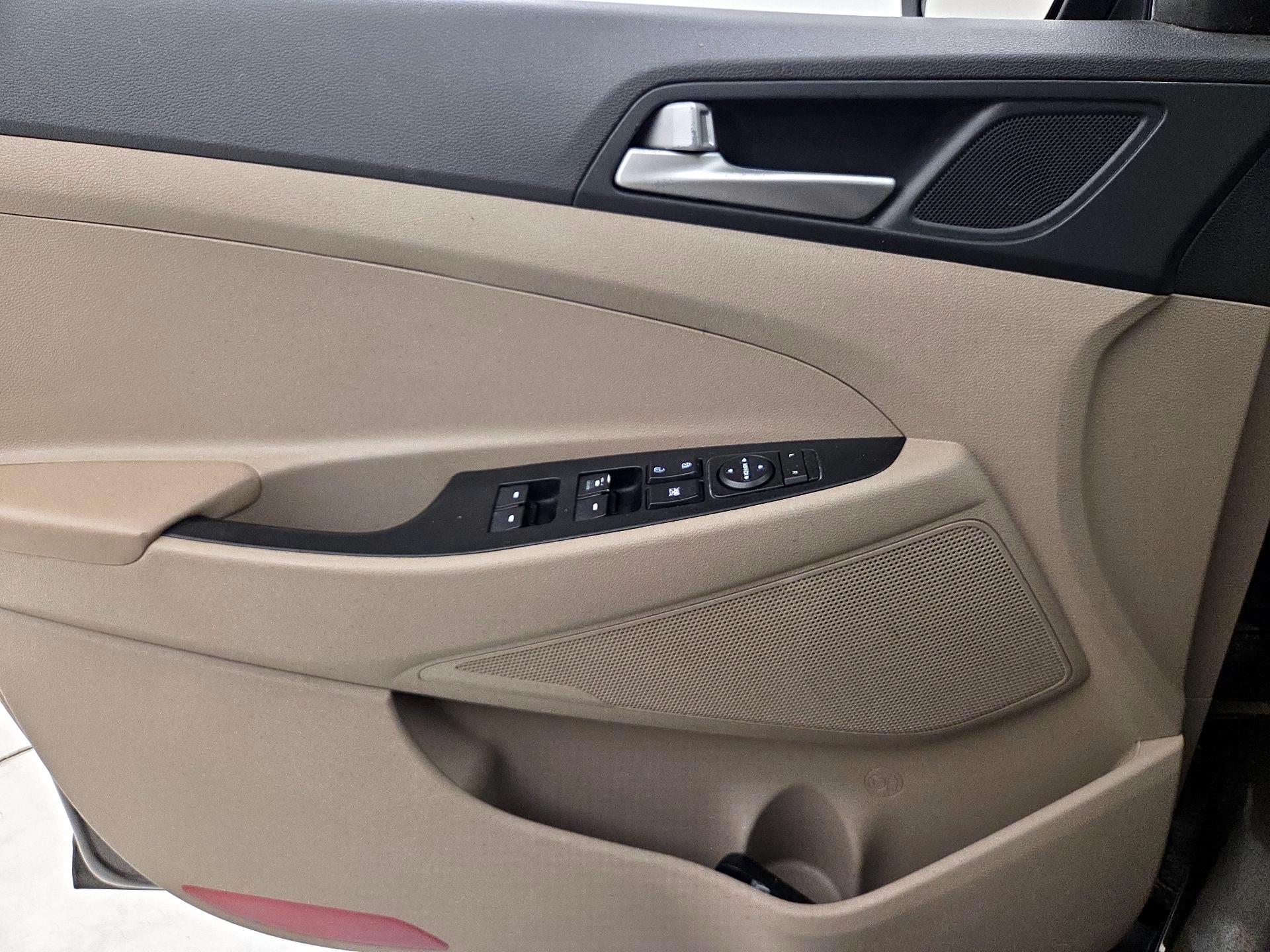 Thumbnail: 2020 Hyundai Tucson - 12