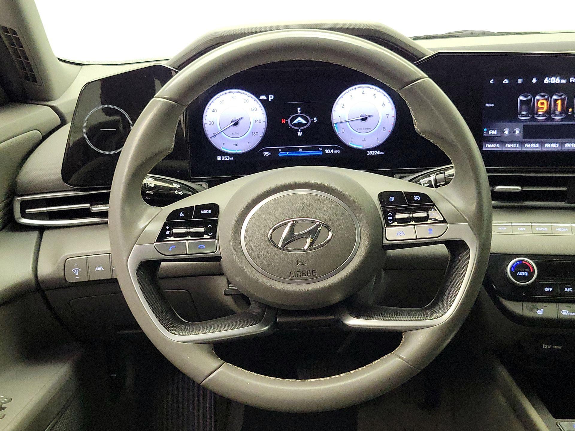Thumbnail: 2023 Hyundai Elantra - 10