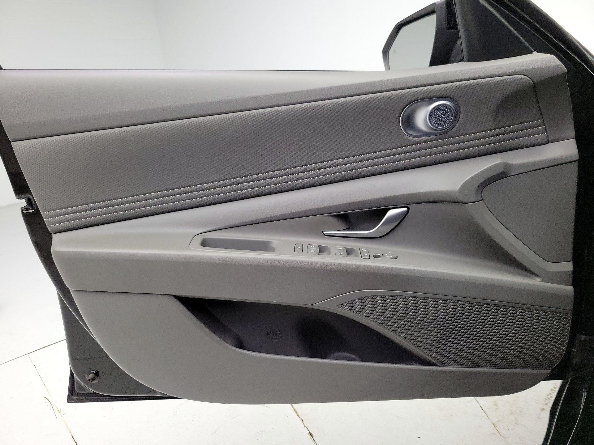 Thumbnail: 2023 Hyundai Elantra - 12