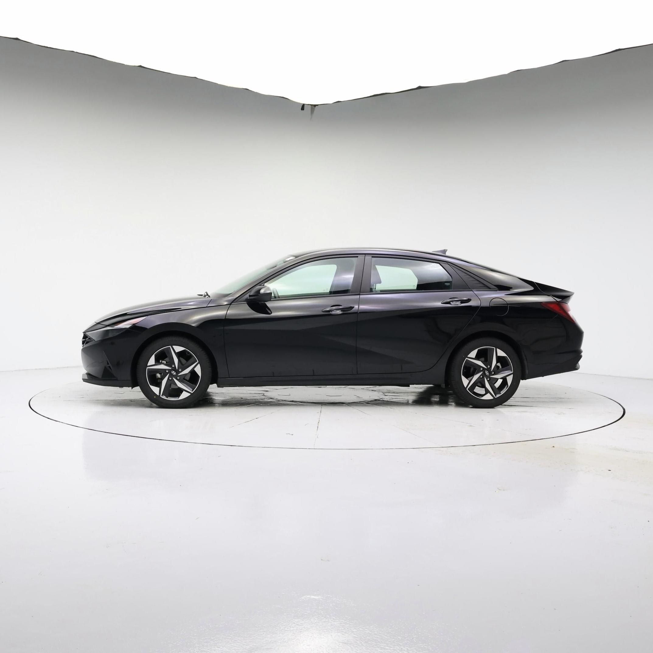 Thumbnail: 2023 Hyundai Elantra - 3