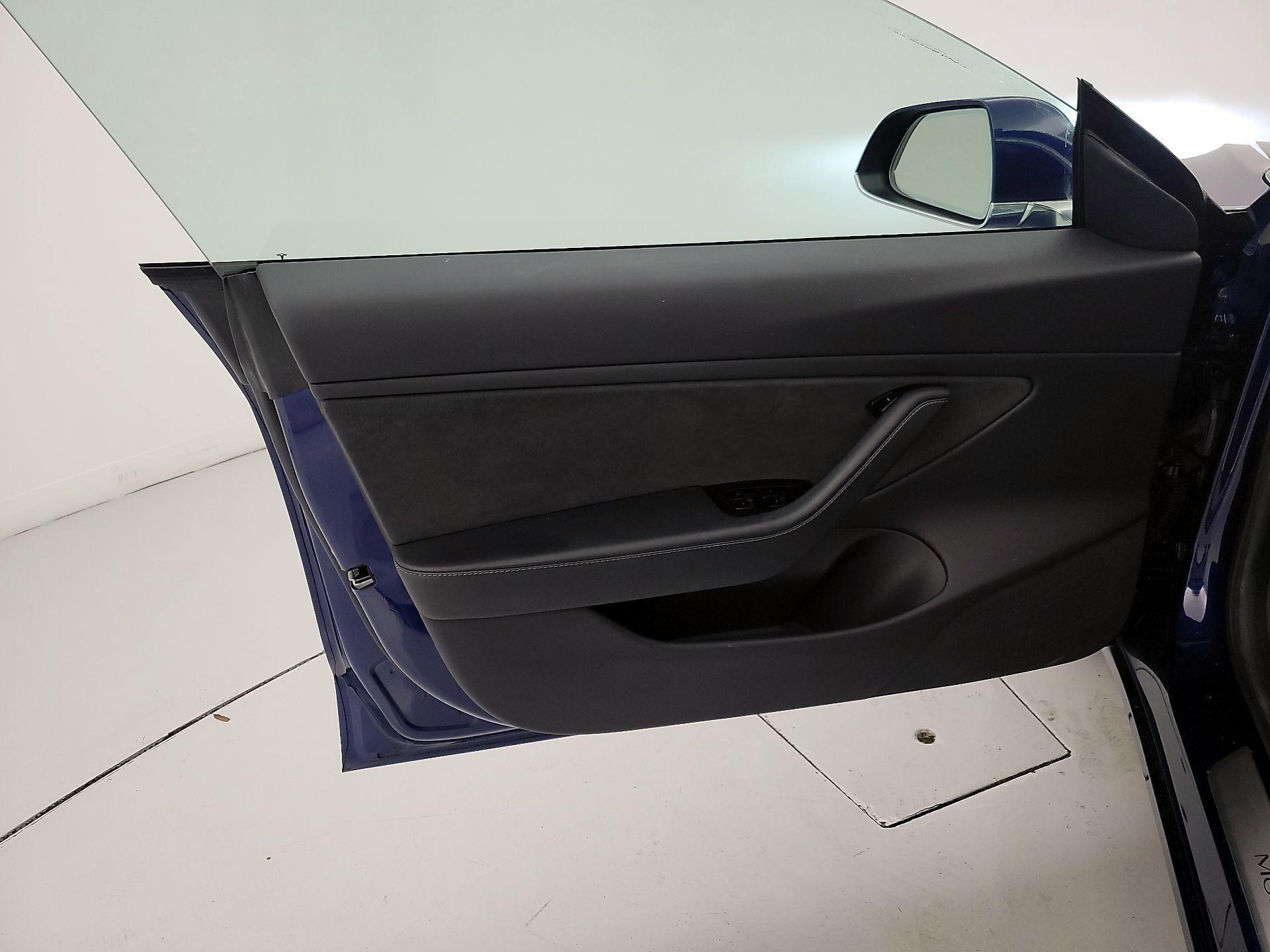 Thumbnail: 2019 Tesla Model 3 - 12