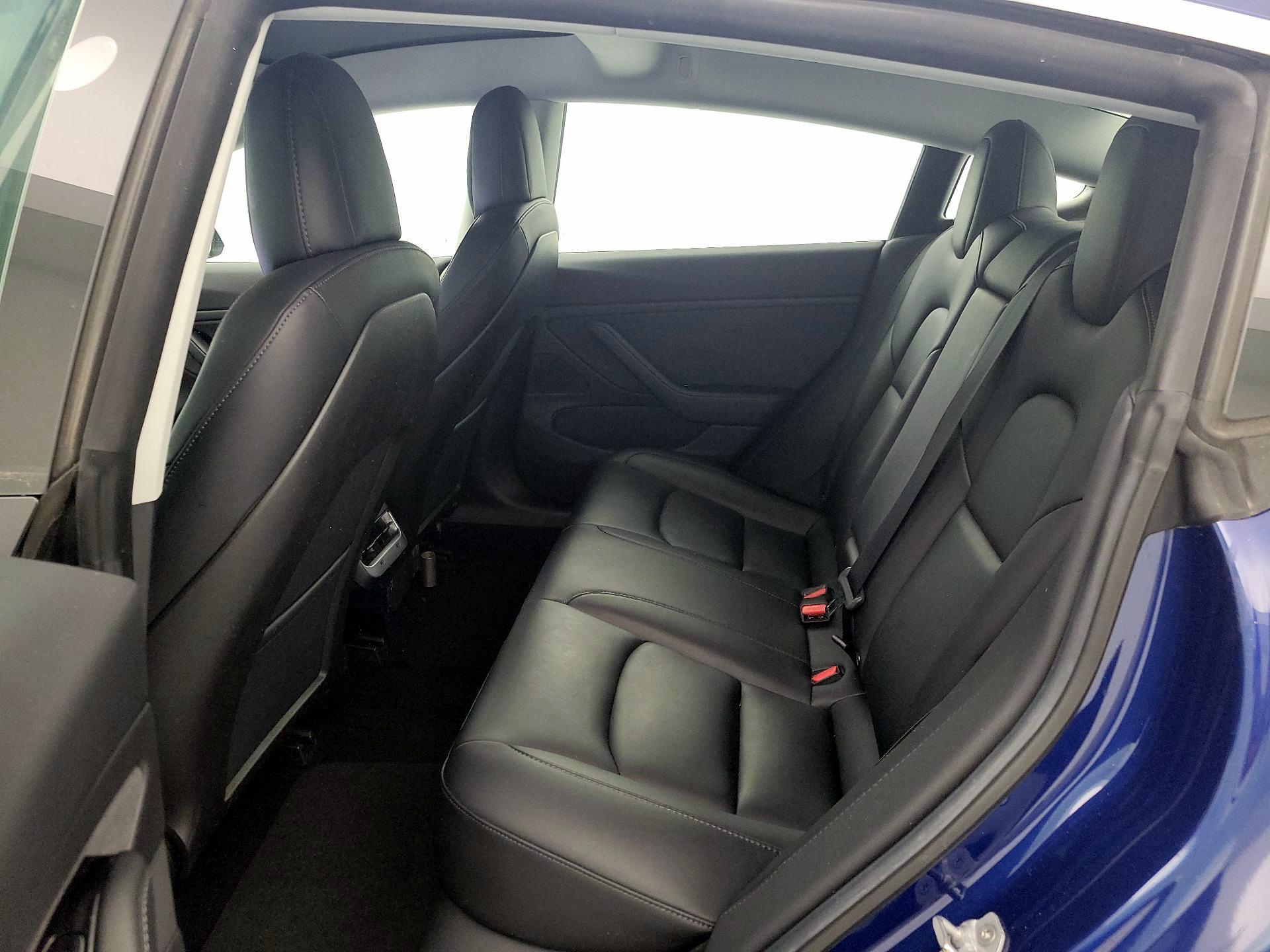 Thumbnail: 2019 Tesla Model 3 - 20