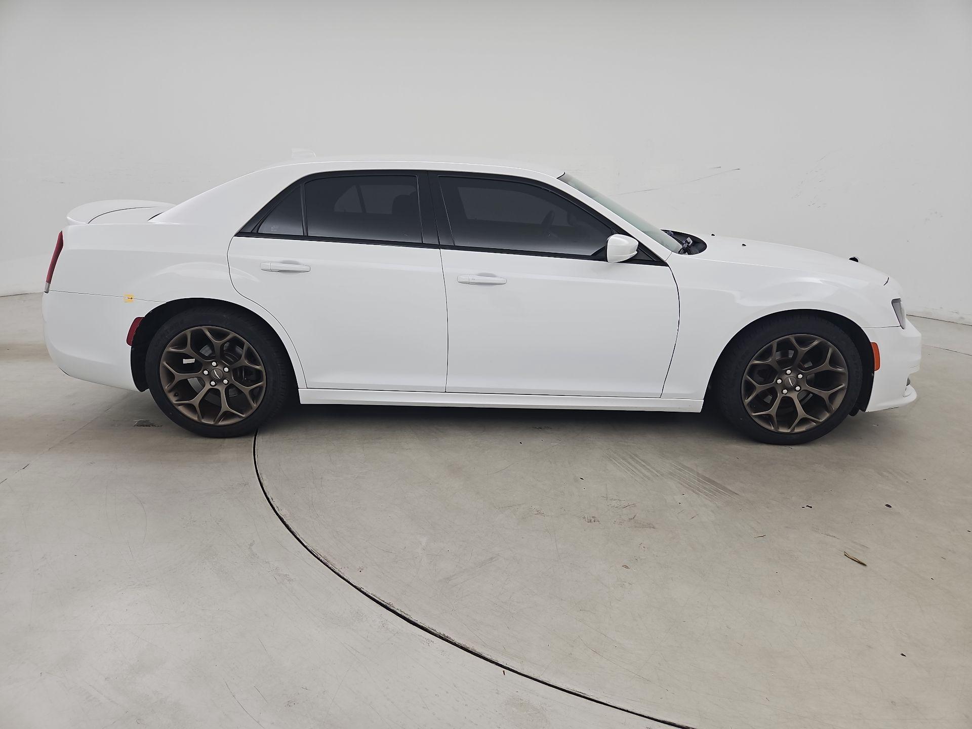 Thumbnail: 2017 Chrysler 300 - 4