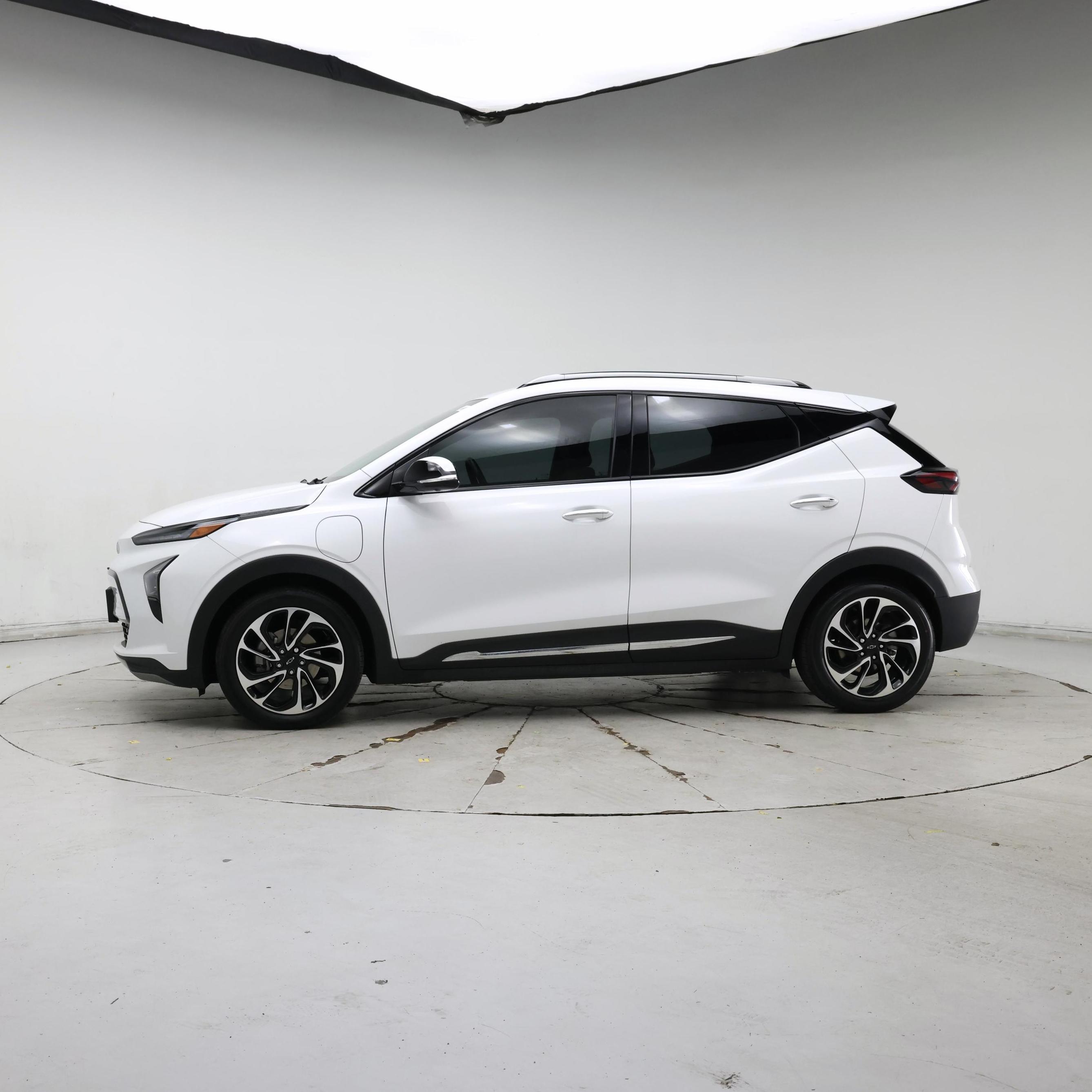 Thumbnail: 2023 Chevrolet Bolt EUV - 3