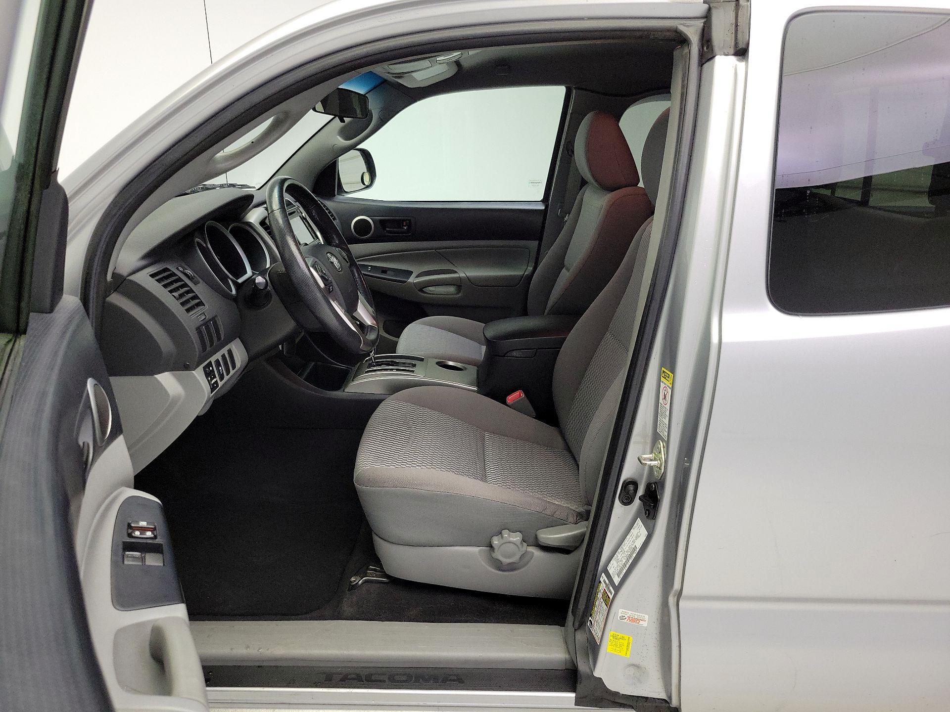 Thumbnail: 2015 Toyota Tacoma - 11