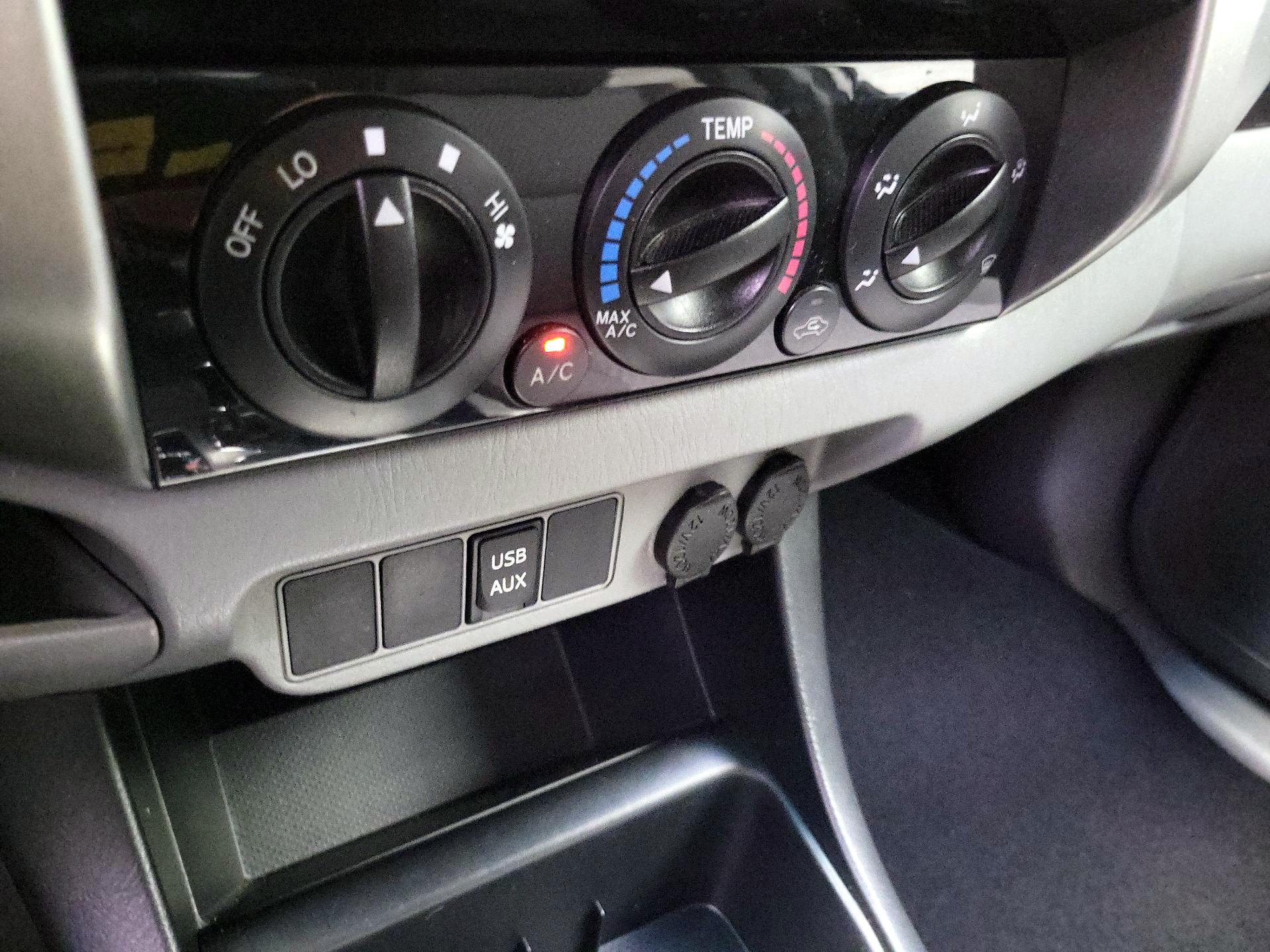 Thumbnail: 2015 Toyota Tacoma - 16