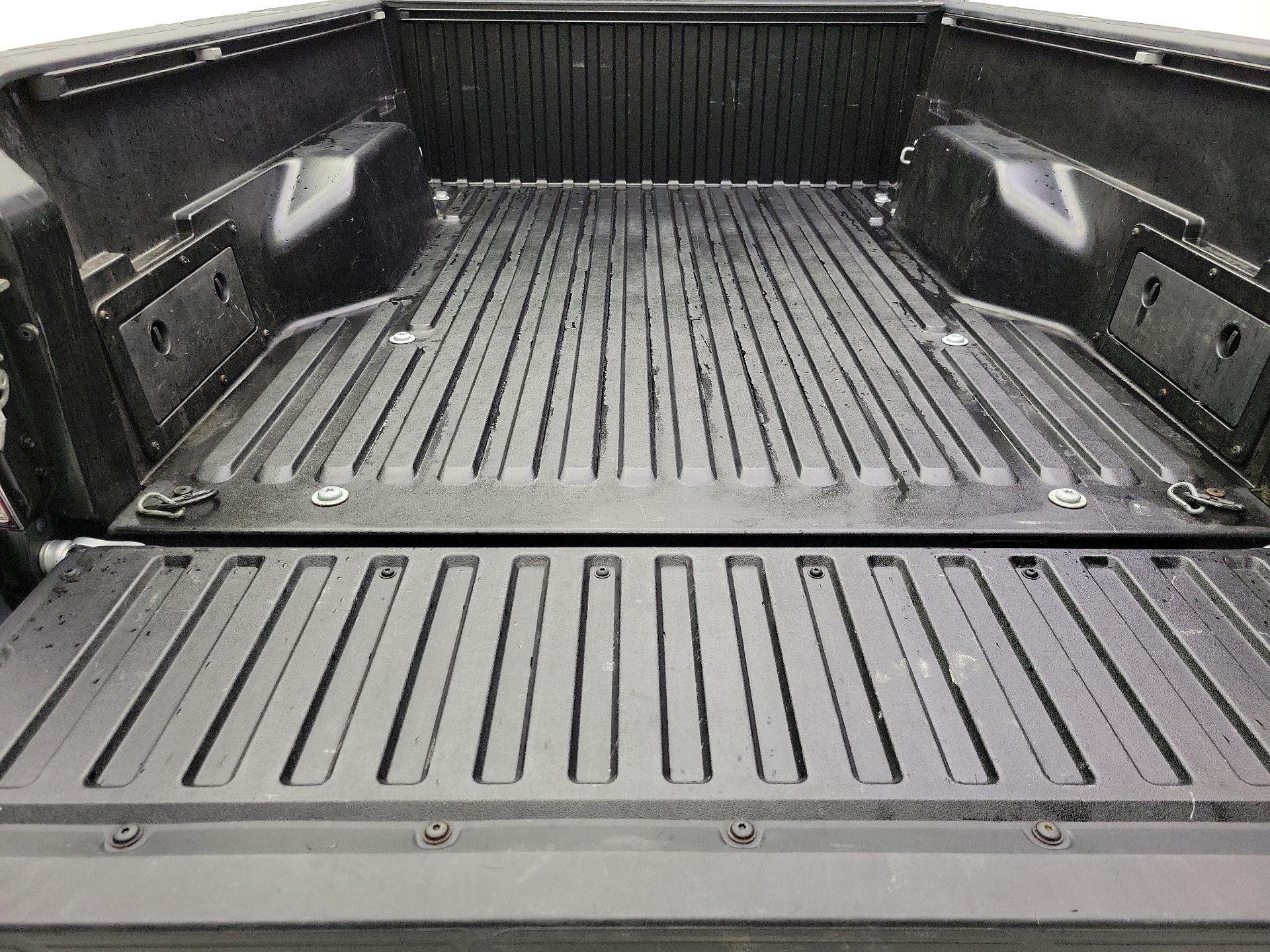 Thumbnail: 2015 Toyota Tacoma - 20