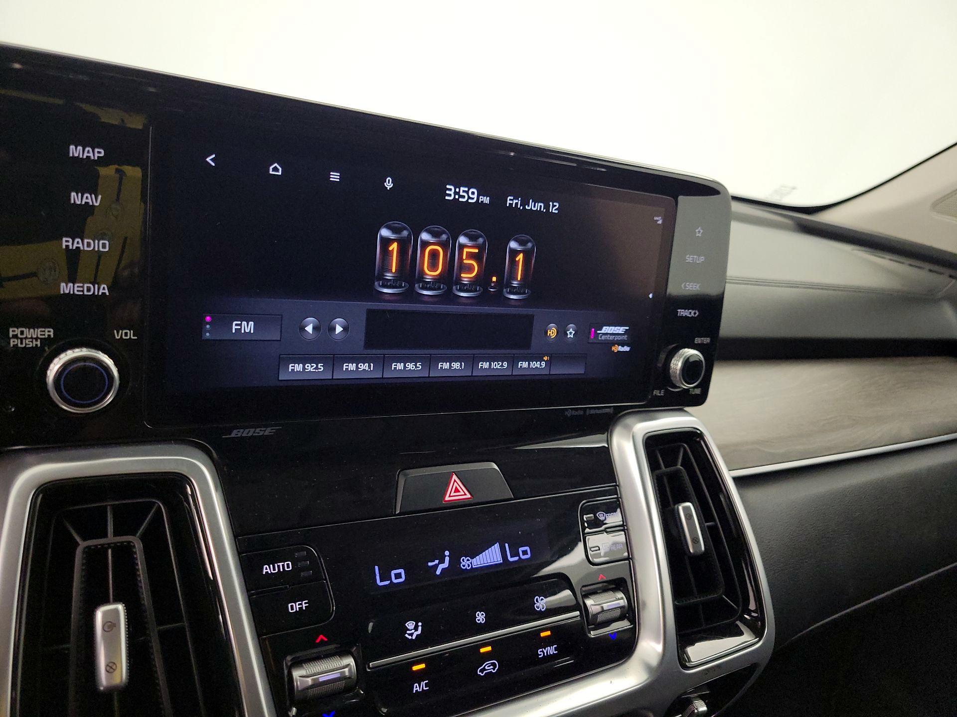 Thumbnail: 2022 Kia Sorento - 16