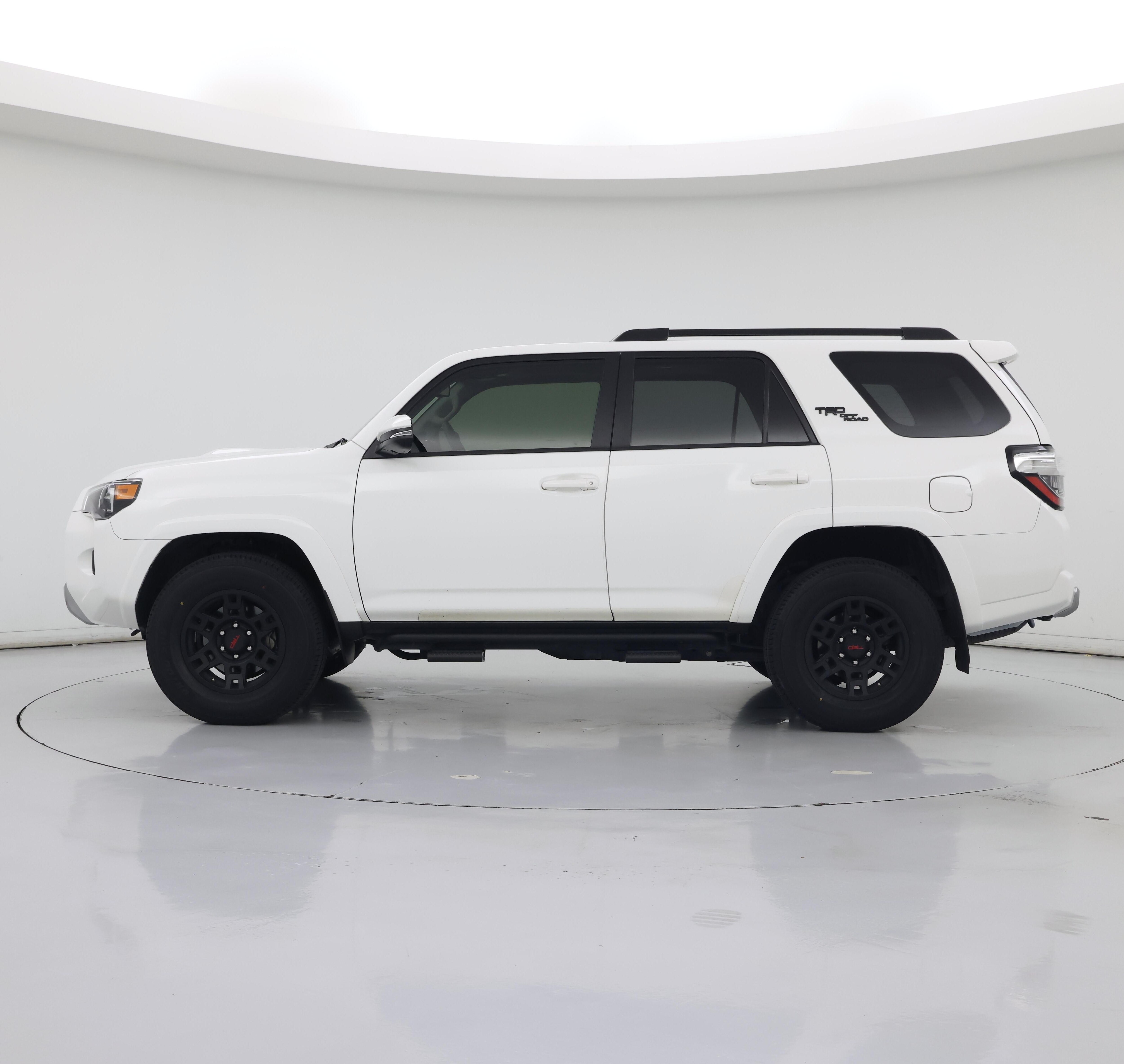 Thumbnail: 2019 Toyota 4Runner - 3