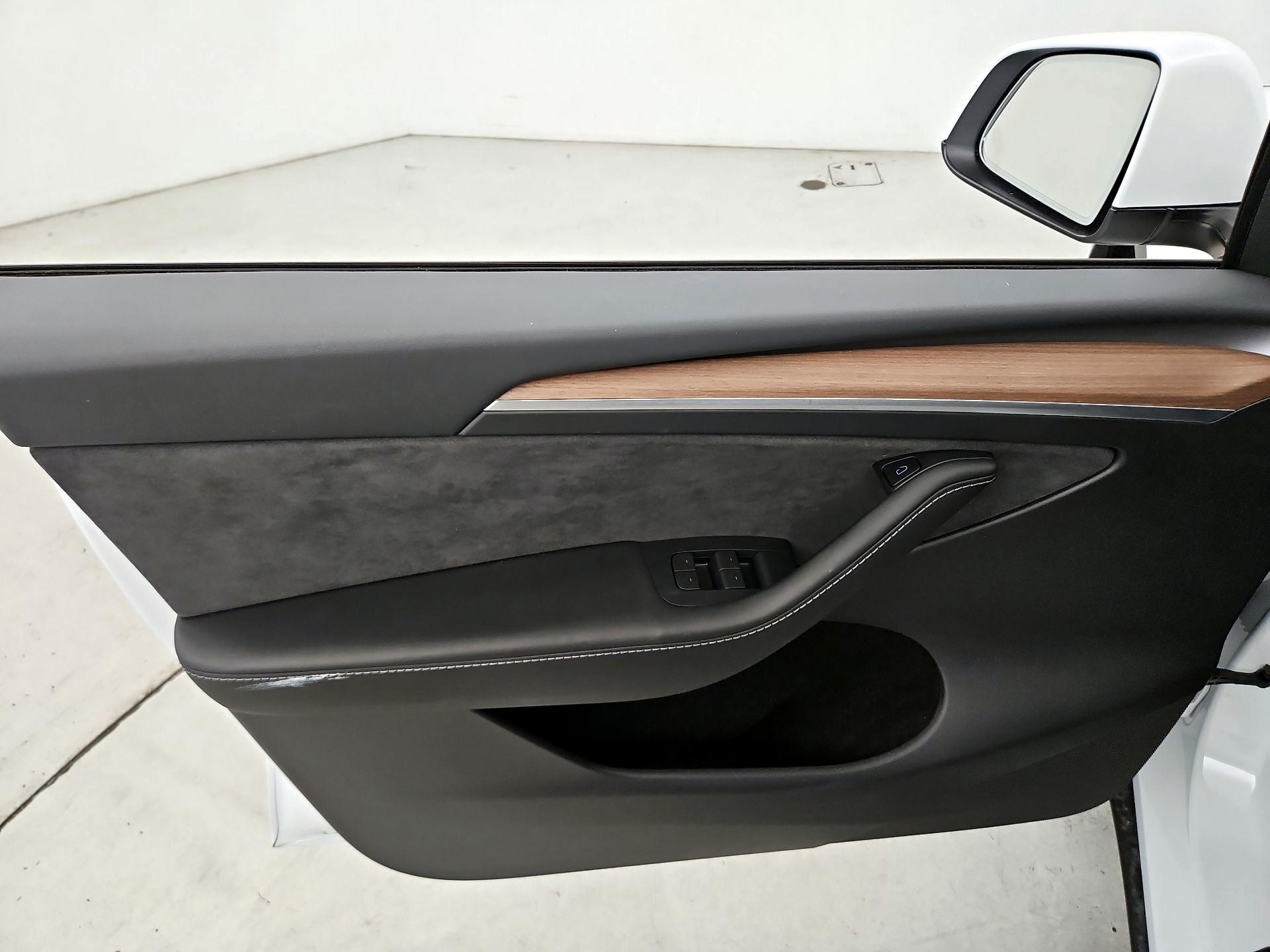 Thumbnail: 2023 Tesla Model Y - 12