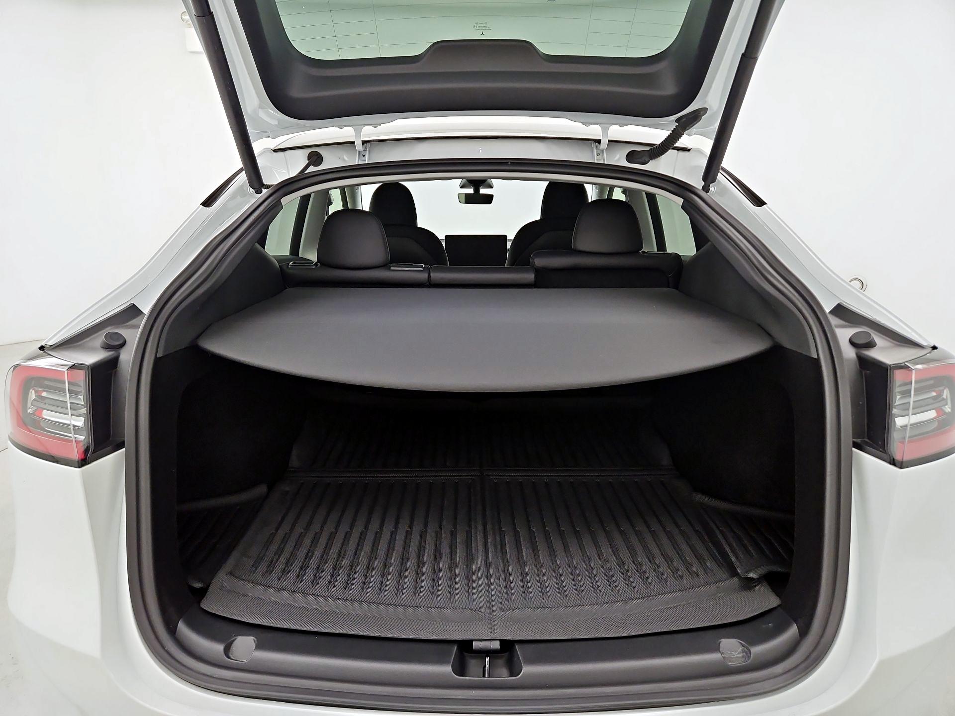 Thumbnail: 2023 Tesla Model Y - 20
