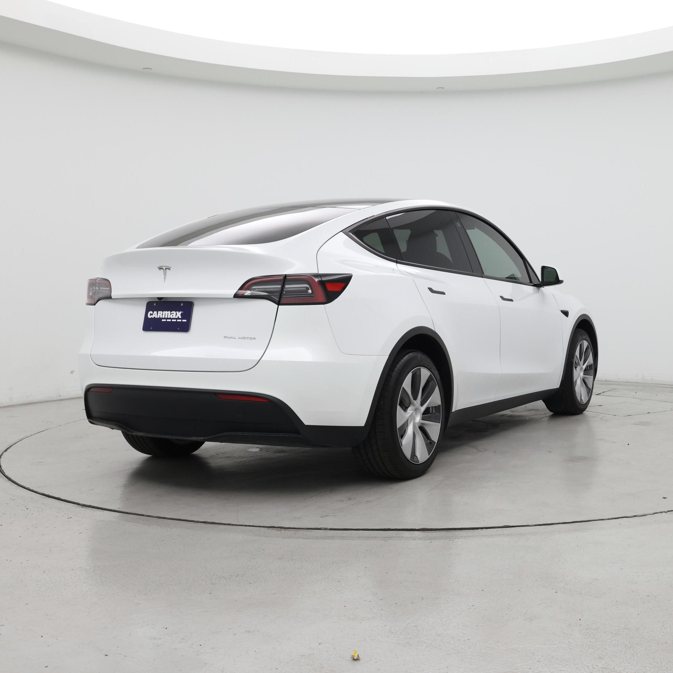 Thumbnail: 2023 Tesla Model Y - 8