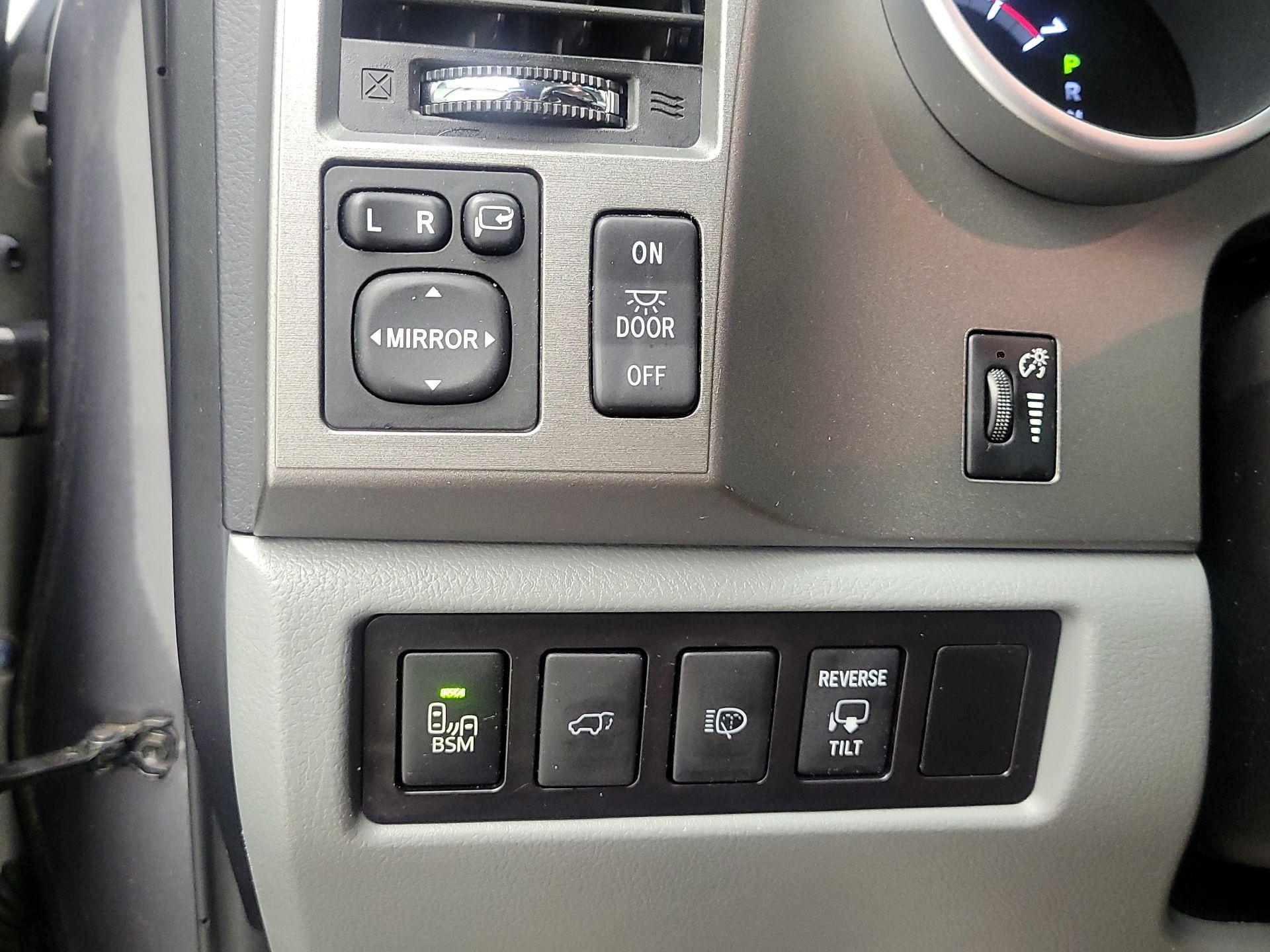 Thumbnail: 2016 Toyota Sequoia - 13