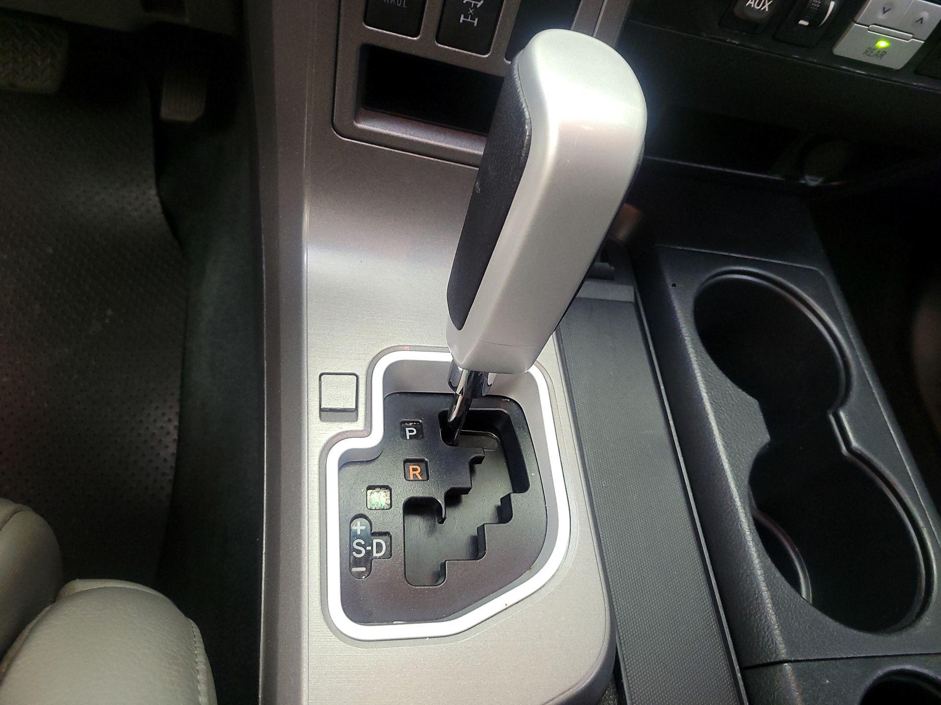 Thumbnail: 2016 Toyota Sequoia - 18