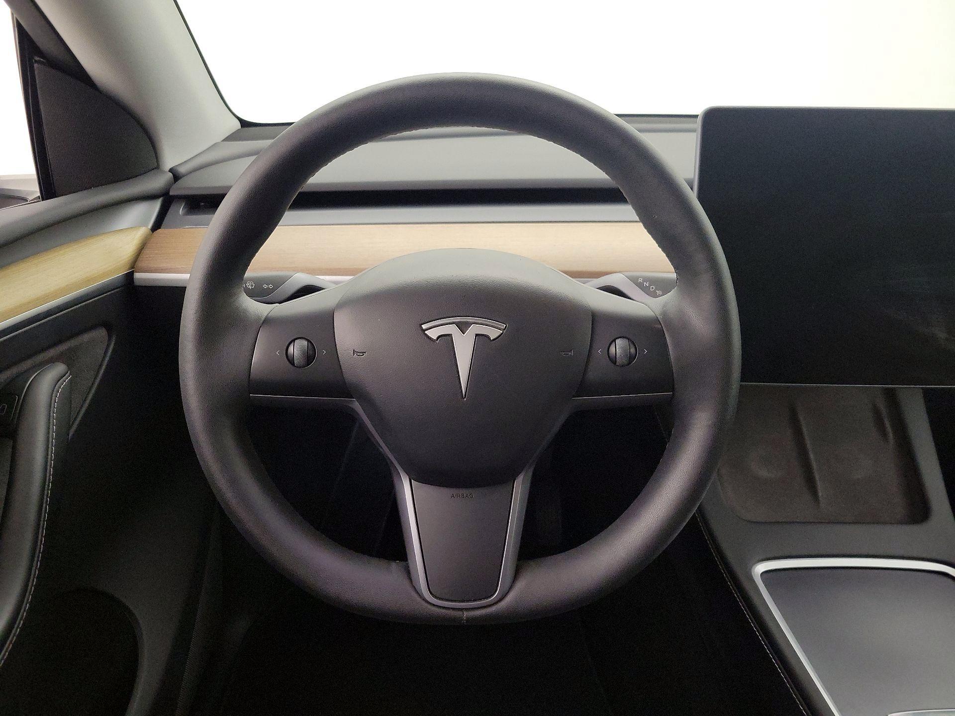 Thumbnail: 2023 Tesla Model Y - 10