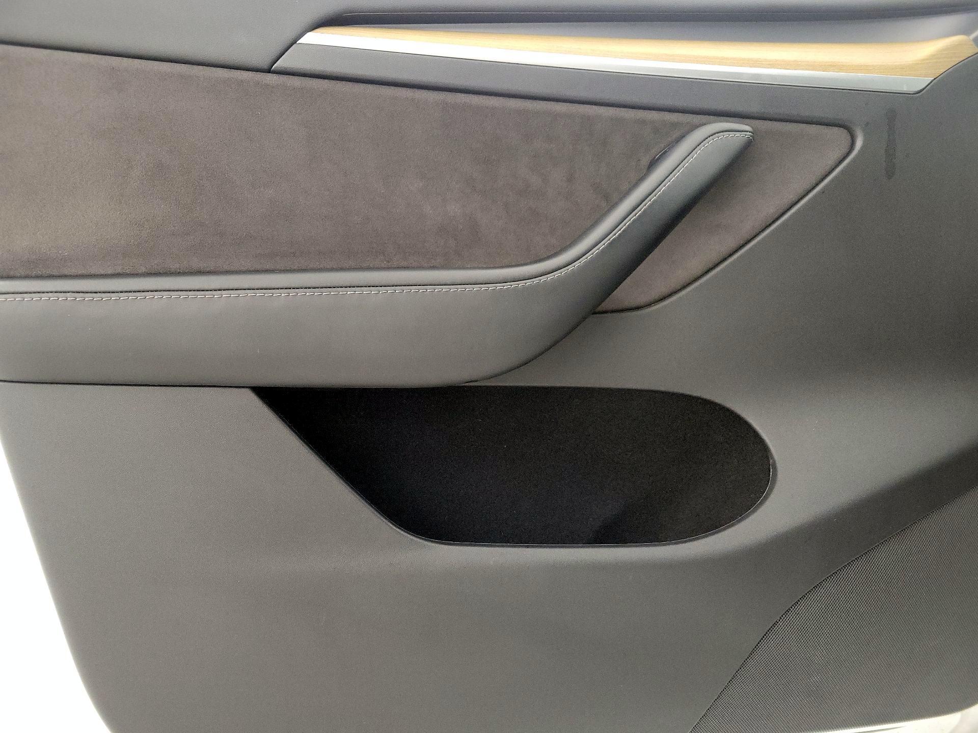 Thumbnail: 2023 Tesla Model Y - 12