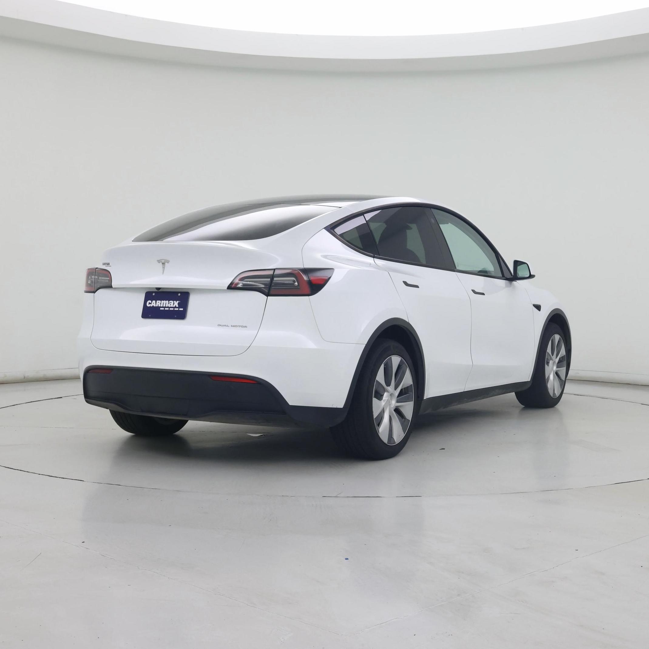 Thumbnail: 2023 Tesla Model Y - 8