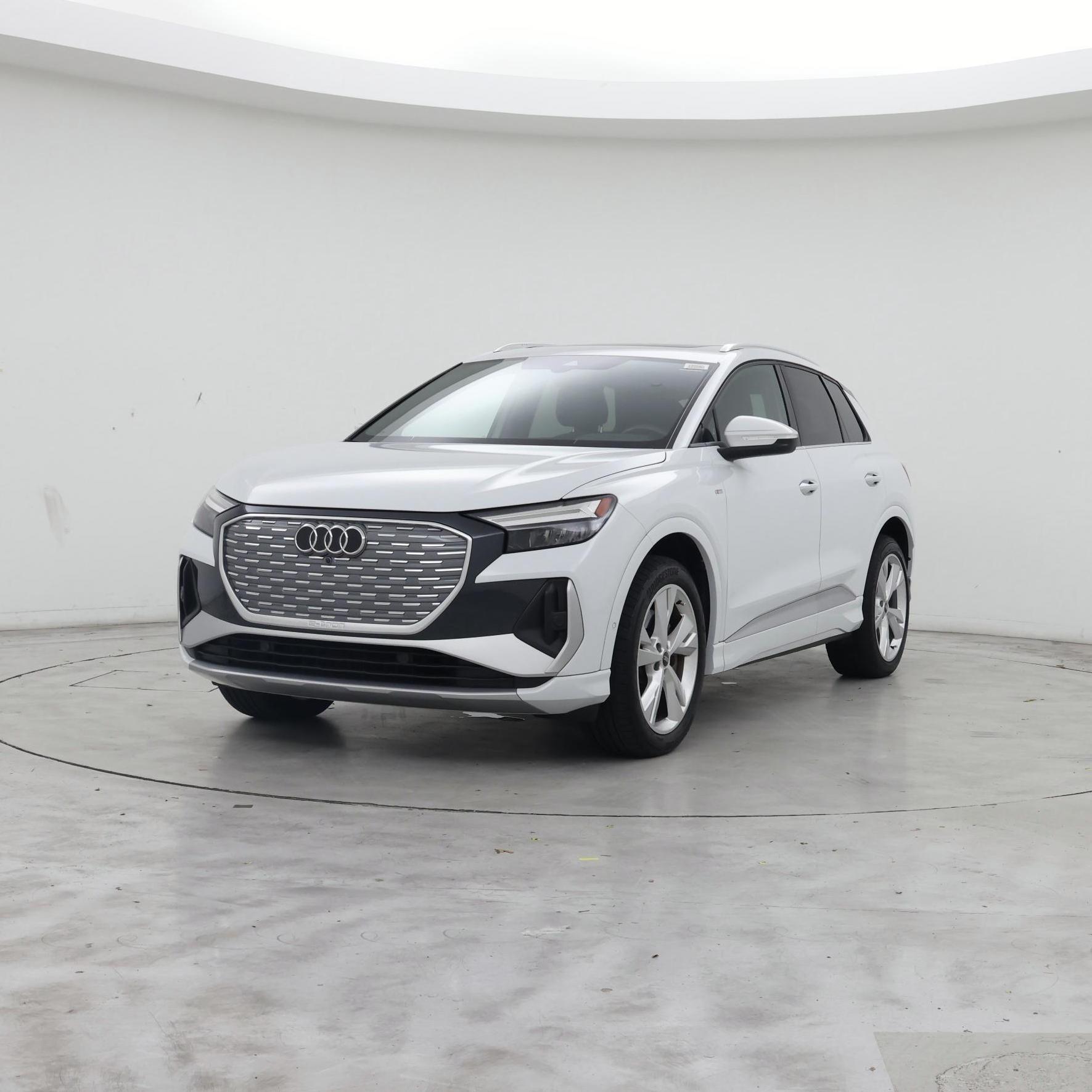 Thumbnail: 2023 Audi Q4 e-tron - 4