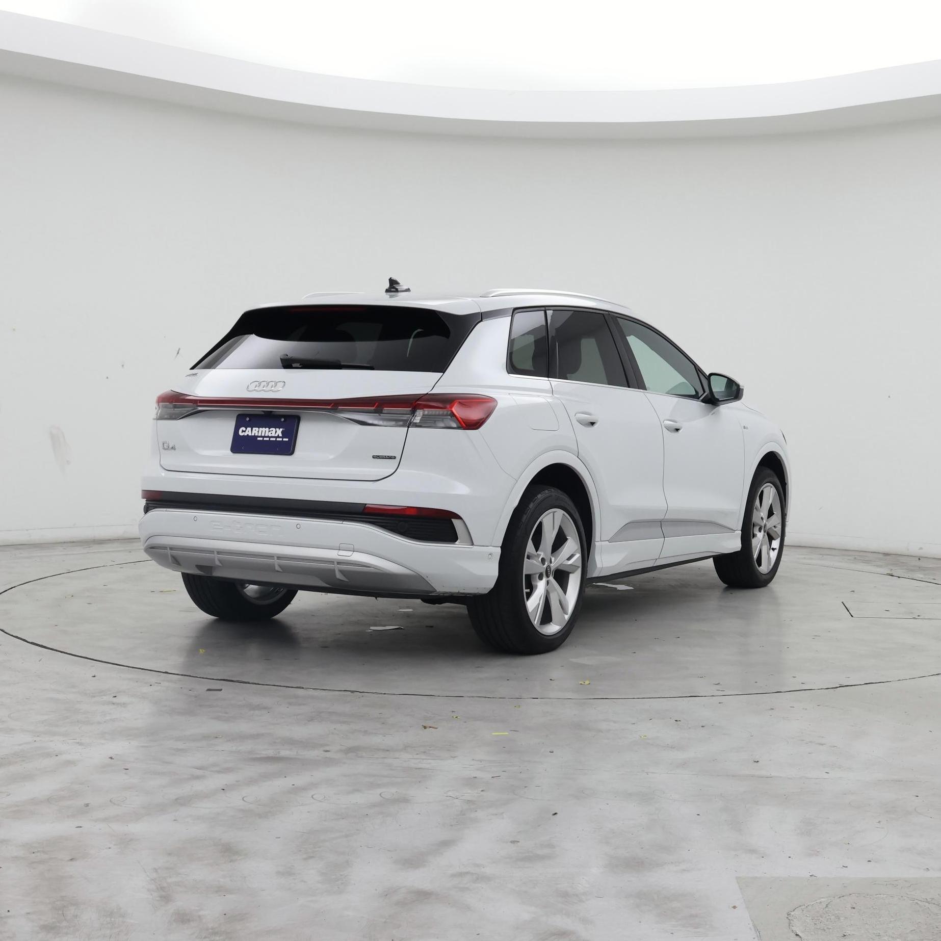 Thumbnail: 2023 Audi Q4 e-tron - 8