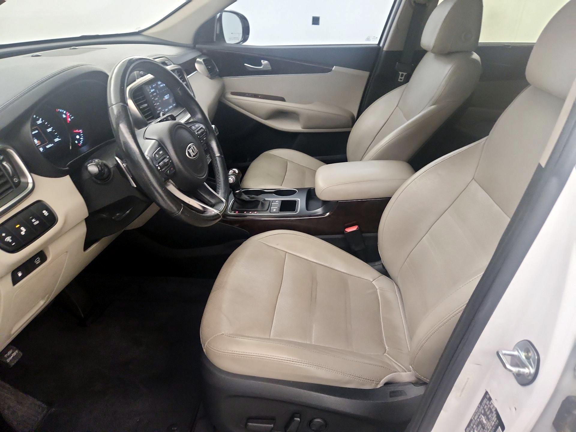 Thumbnail: 2017 Kia Sorento - 11