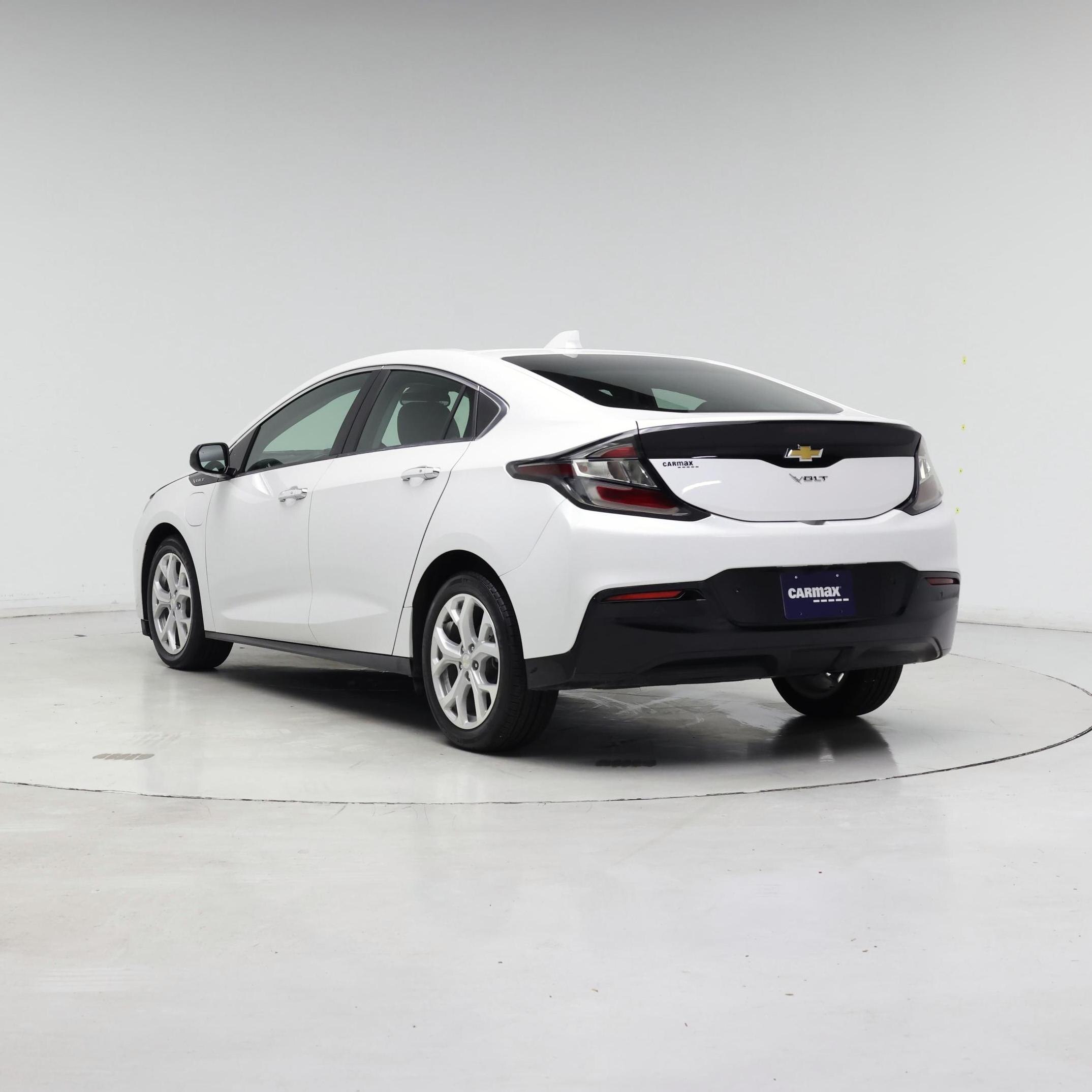 Thumbnail: 2017 Chevrolet Volt - 2