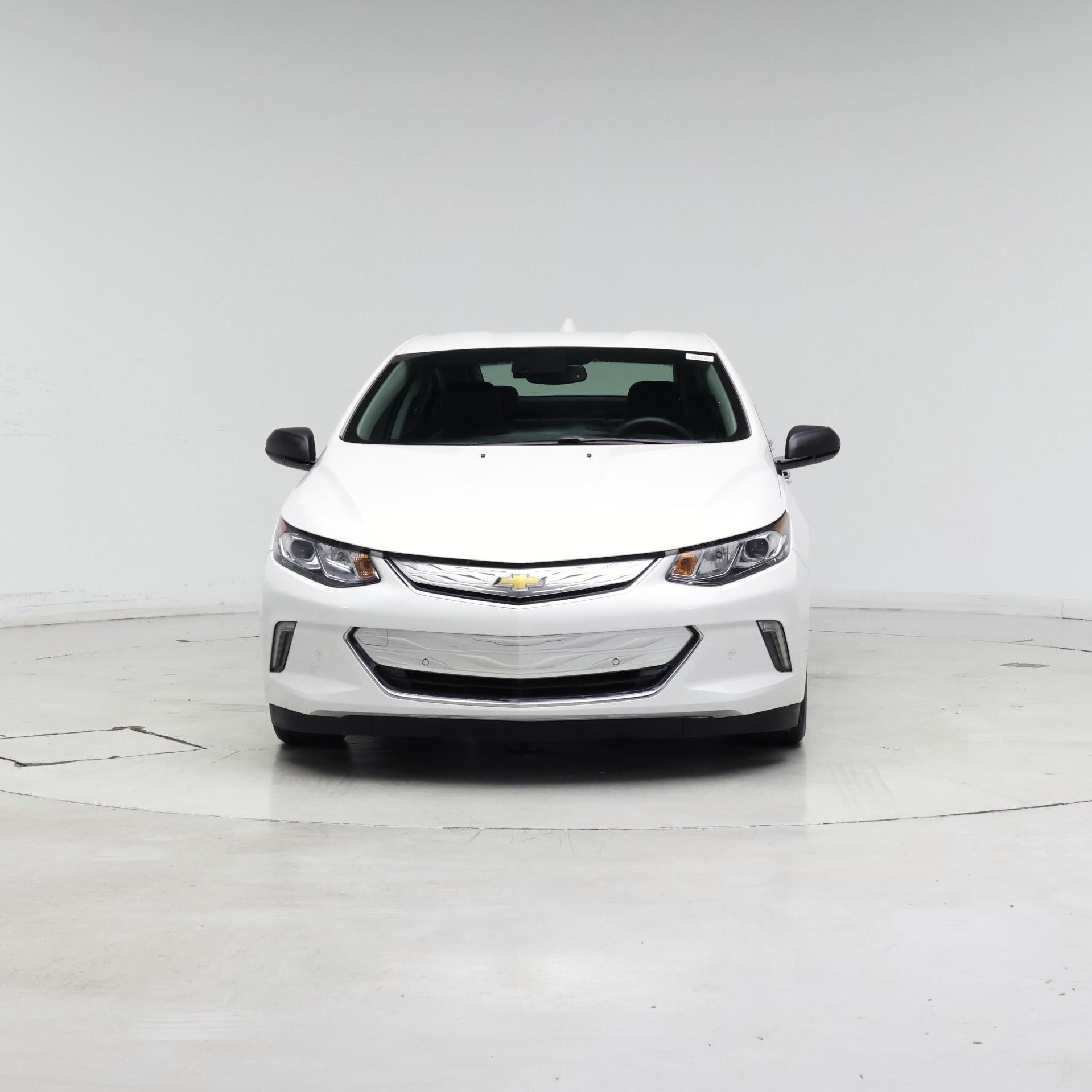 Thumbnail: 2017 Chevrolet Volt - 5