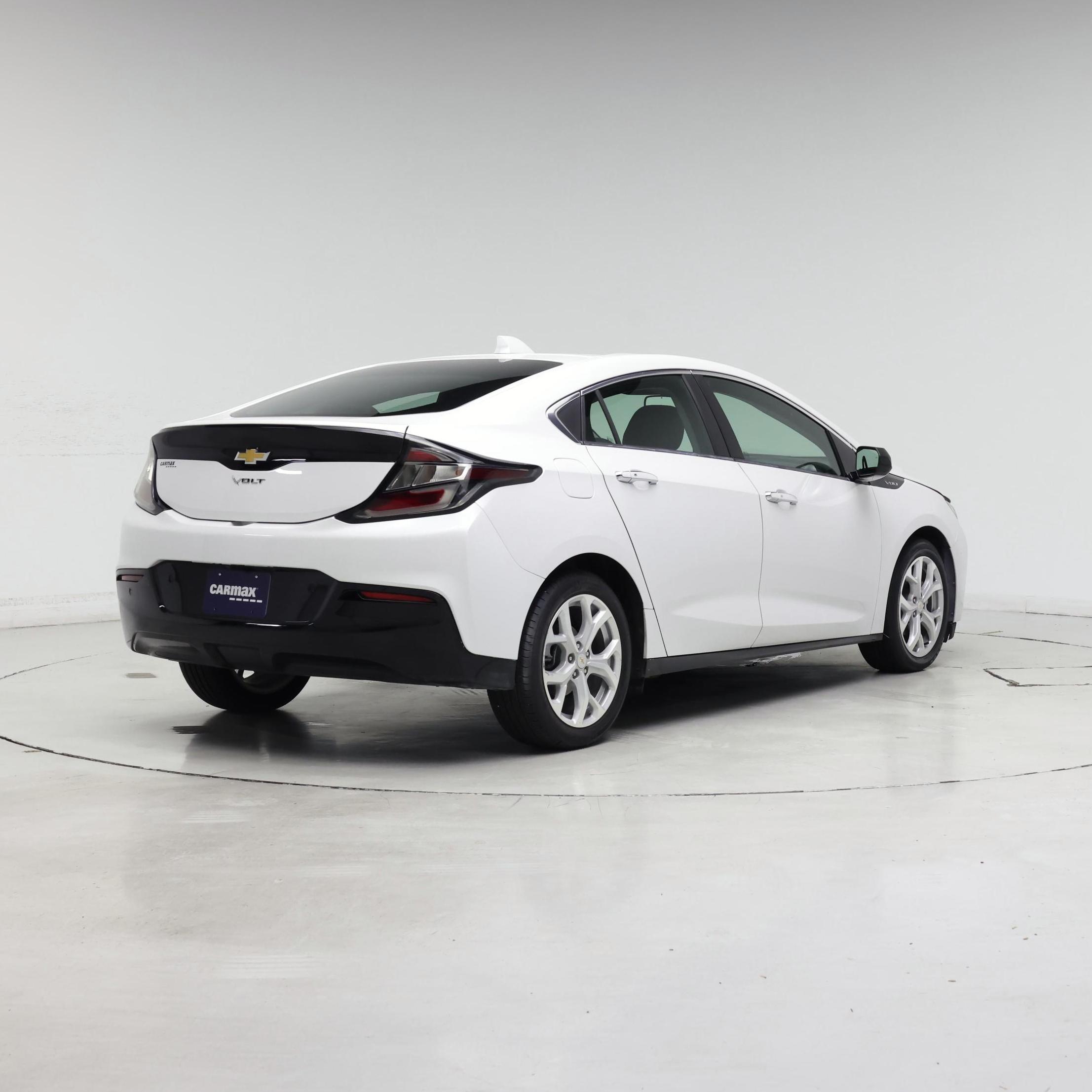 Thumbnail: 2017 Chevrolet Volt - 8