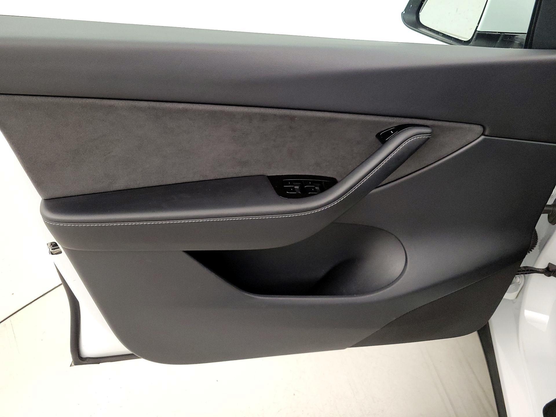 Thumbnail: 2020 Tesla Model Y - 12