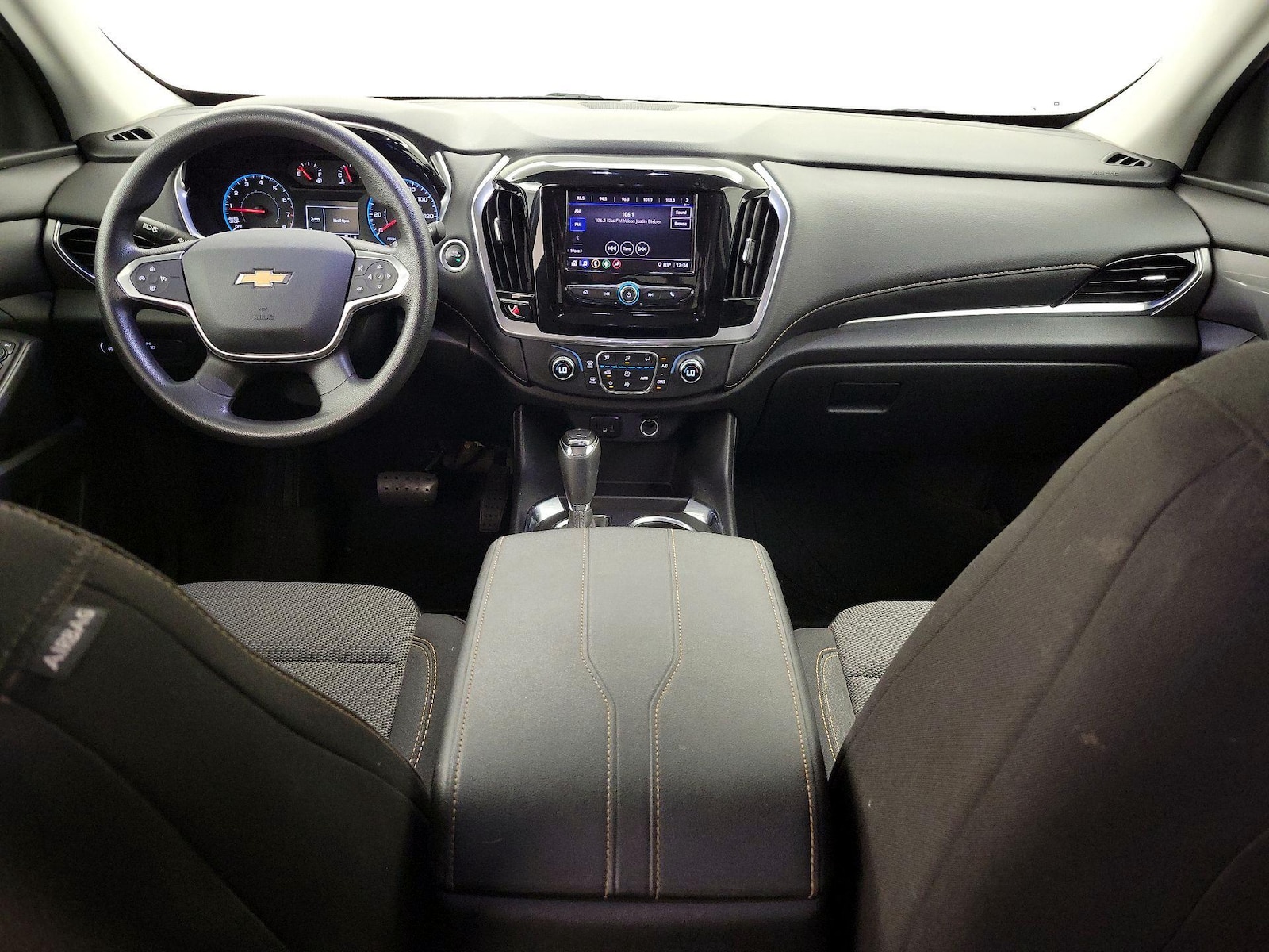 2020 Chevrolet Traverse LS - Photo 10