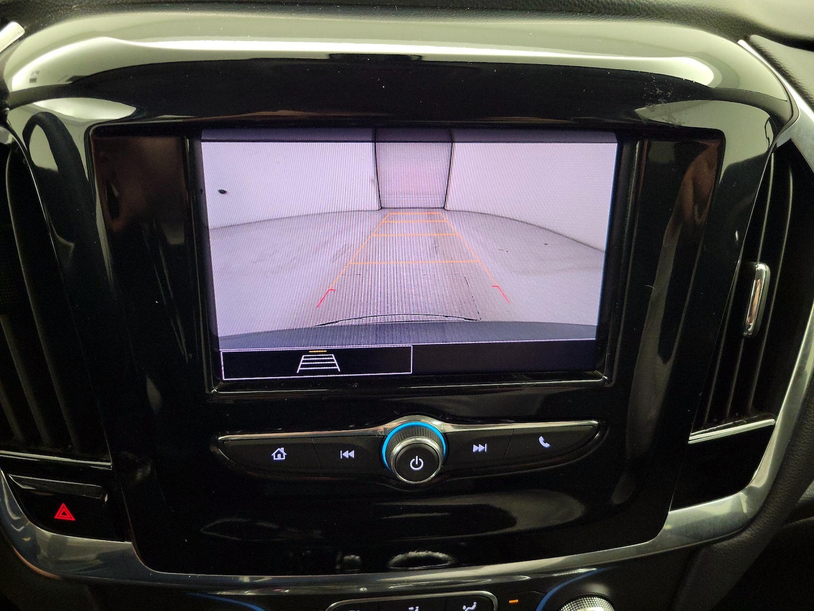 2020 Chevrolet Traverse LS - Photo 15