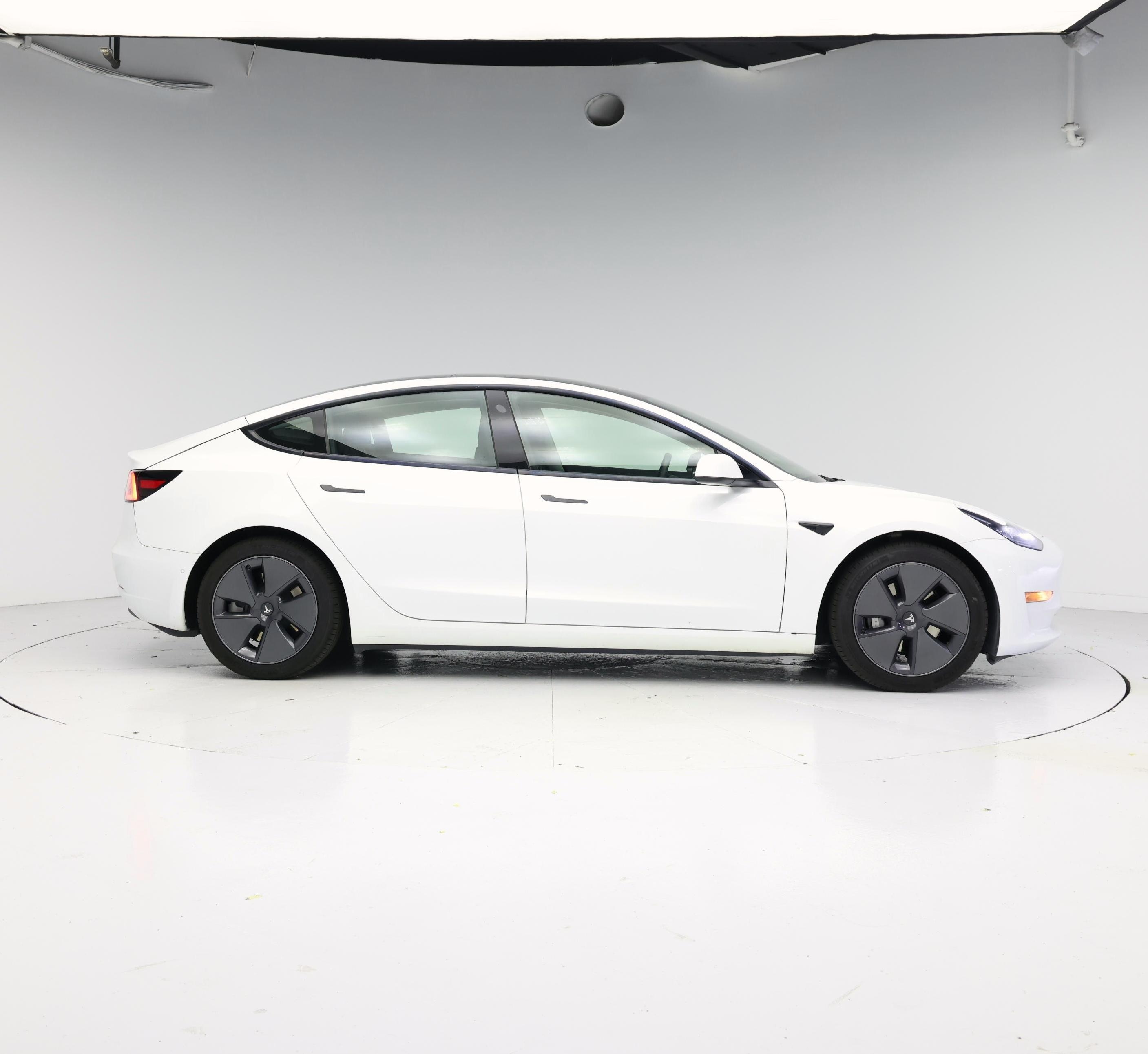 Thumbnail: 2022 Tesla Model 3 - 7