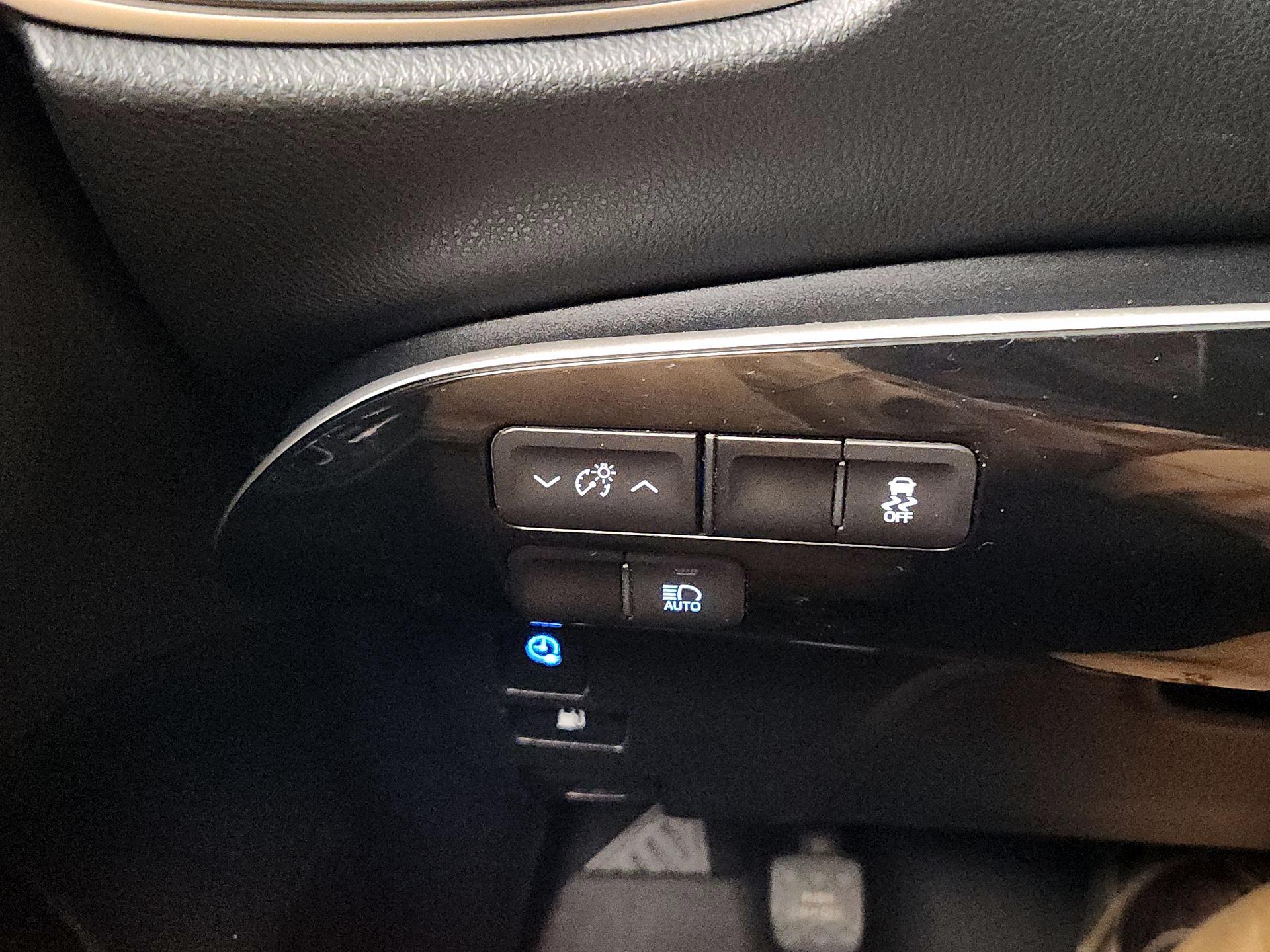 Thumbnail: 2018 Toyota Prius Prime - 13
