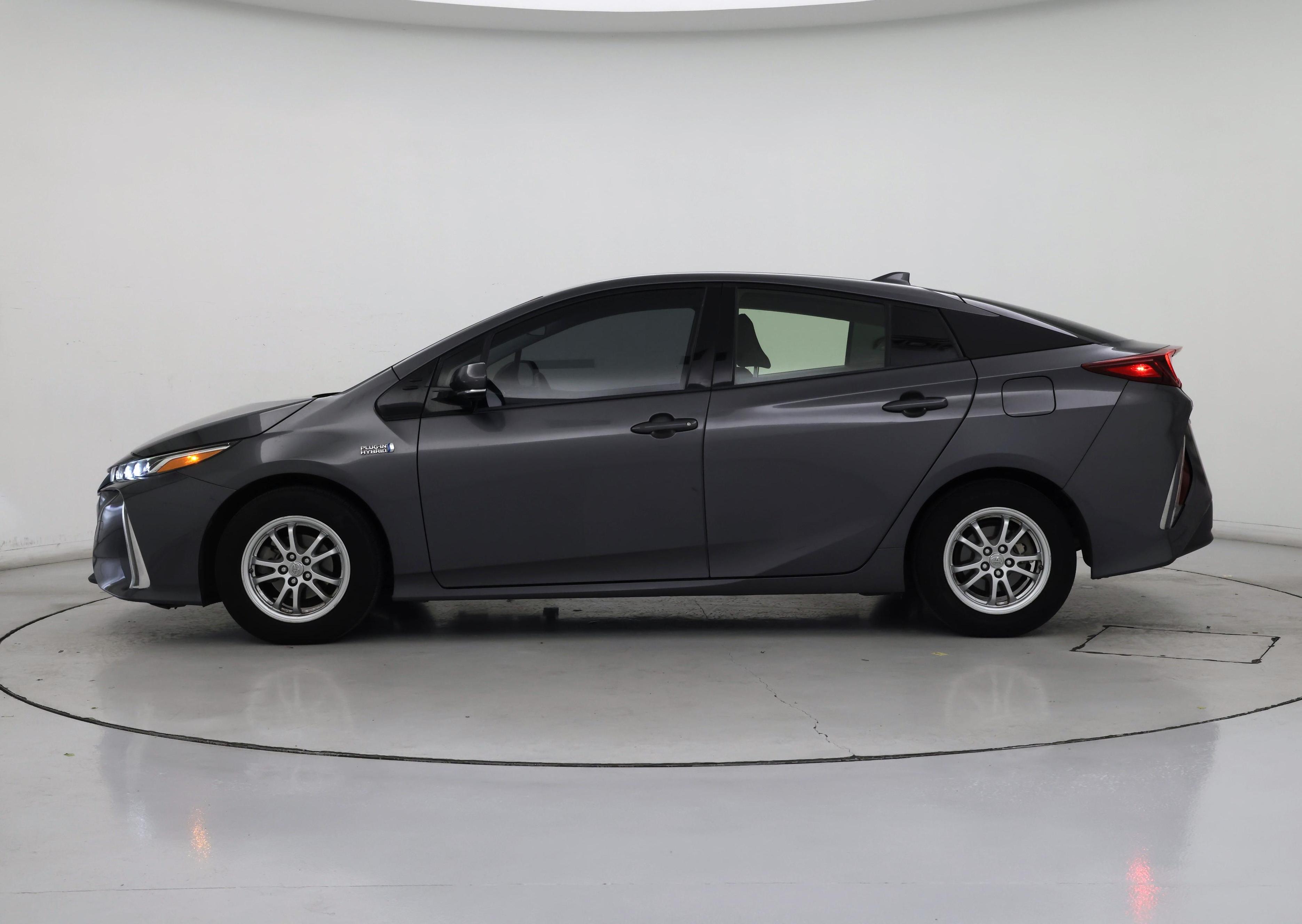 Thumbnail: 2018 Toyota Prius Prime - 3