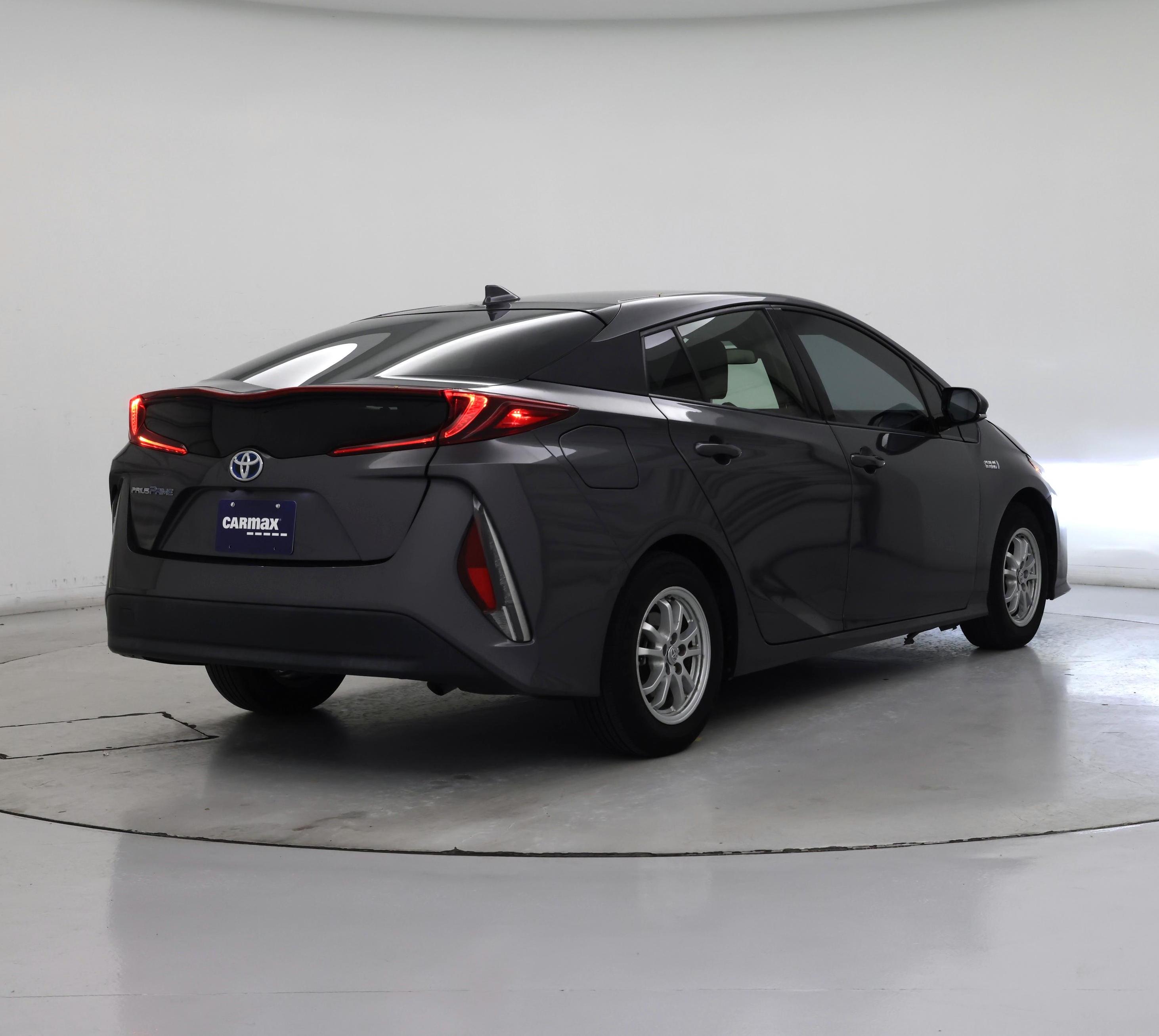 Thumbnail: 2018 Toyota Prius Prime - 8