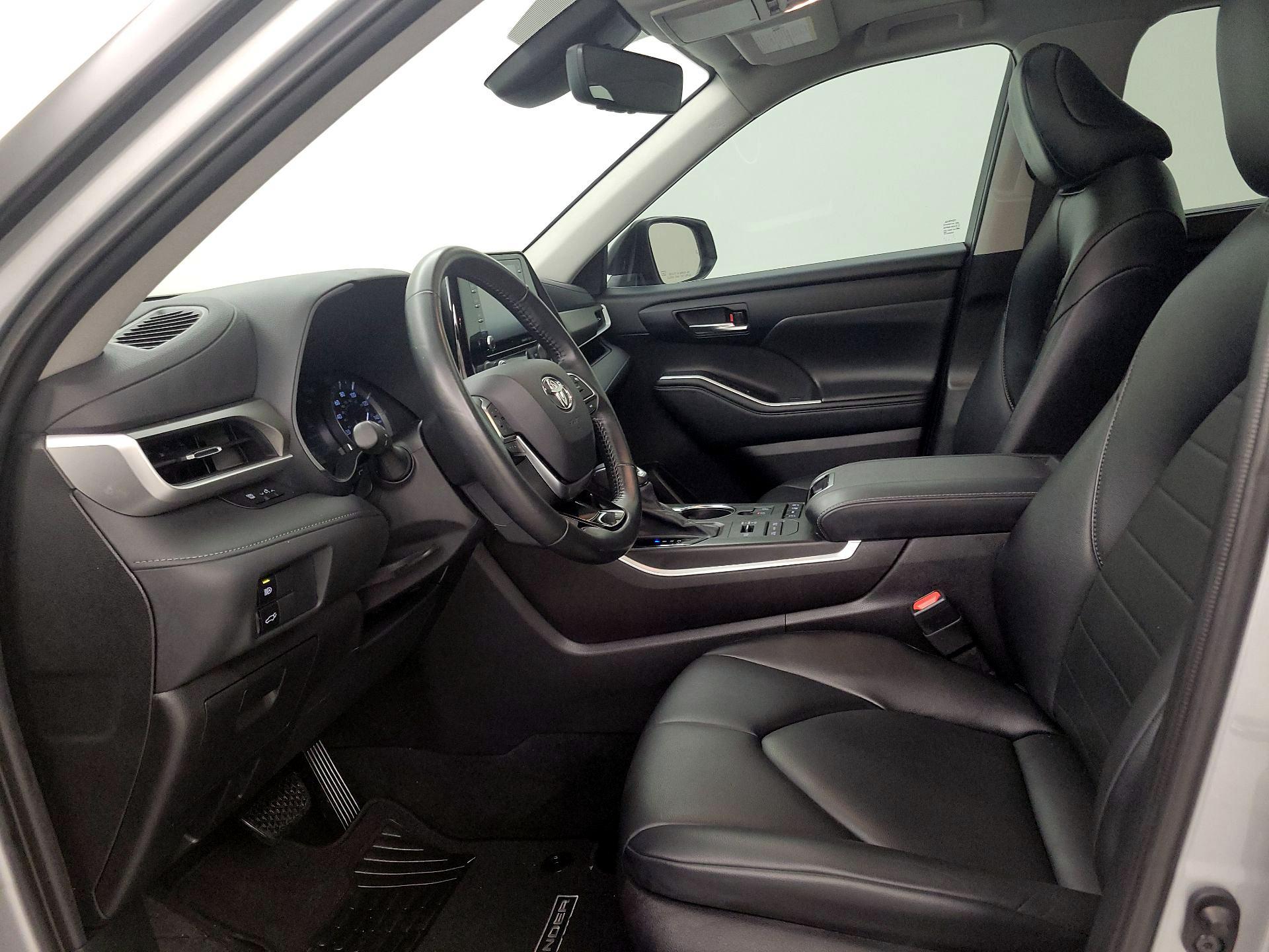 Thumbnail: 2021 Toyota Highlander - 11
