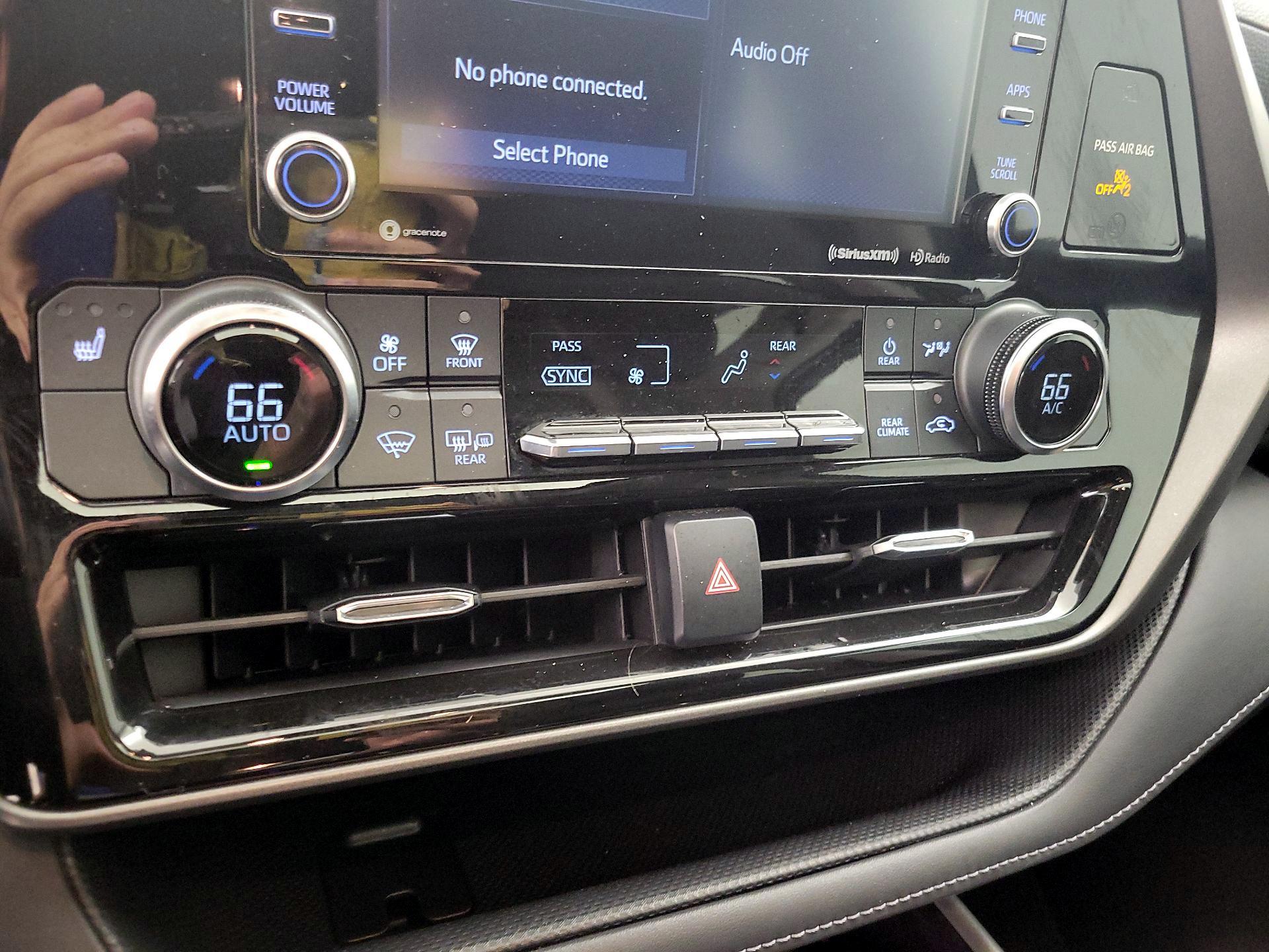Thumbnail: 2021 Toyota Highlander - 16