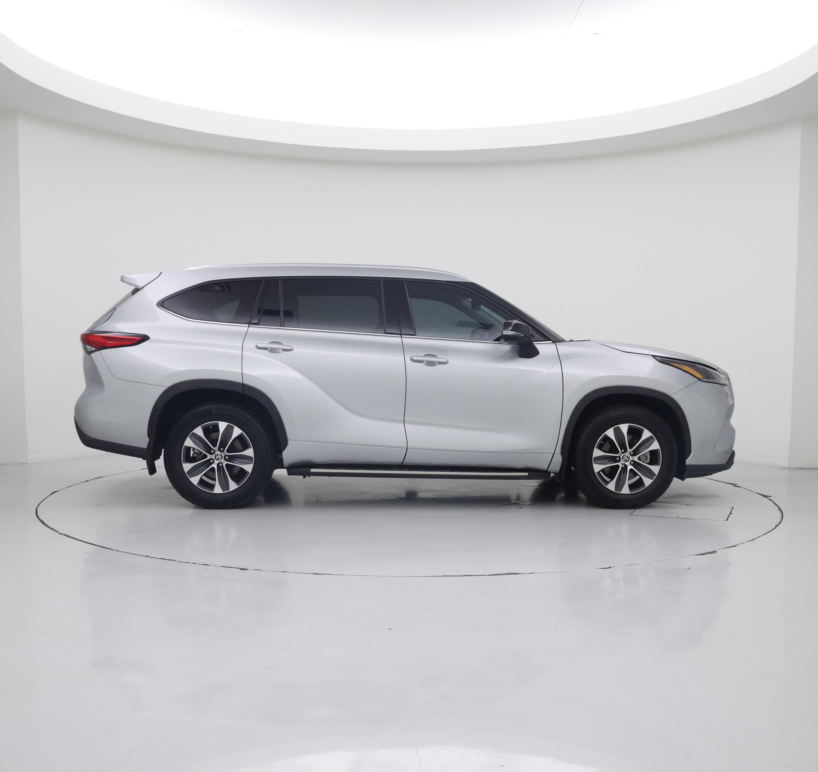 Thumbnail: 2021 Toyota Highlander - 7