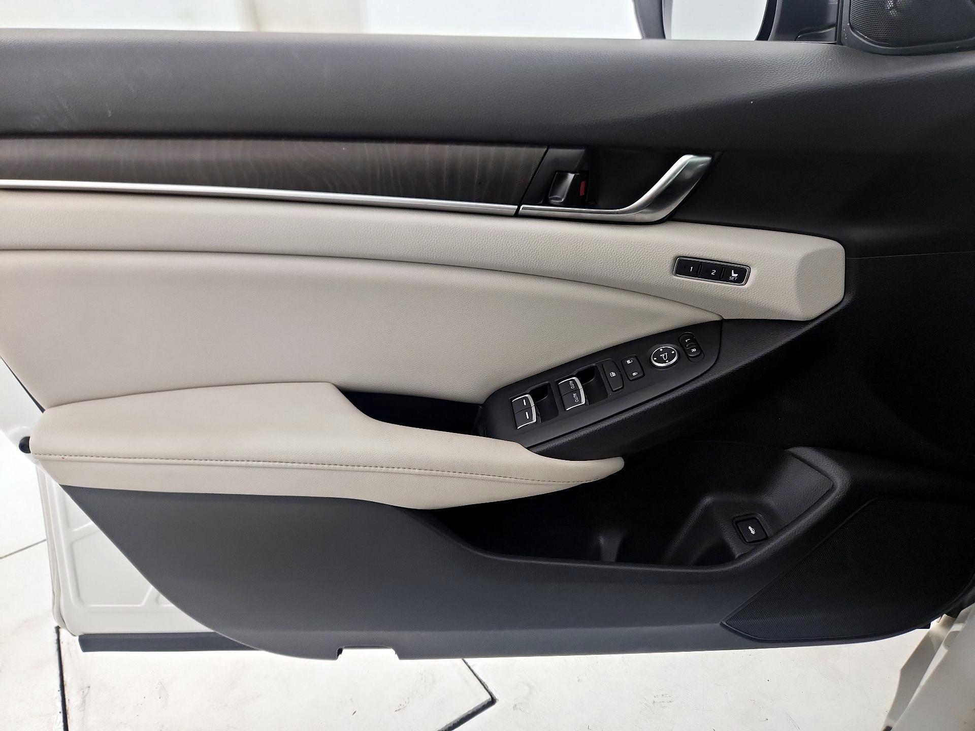 Thumbnail: 2020 Honda Accord - 12
