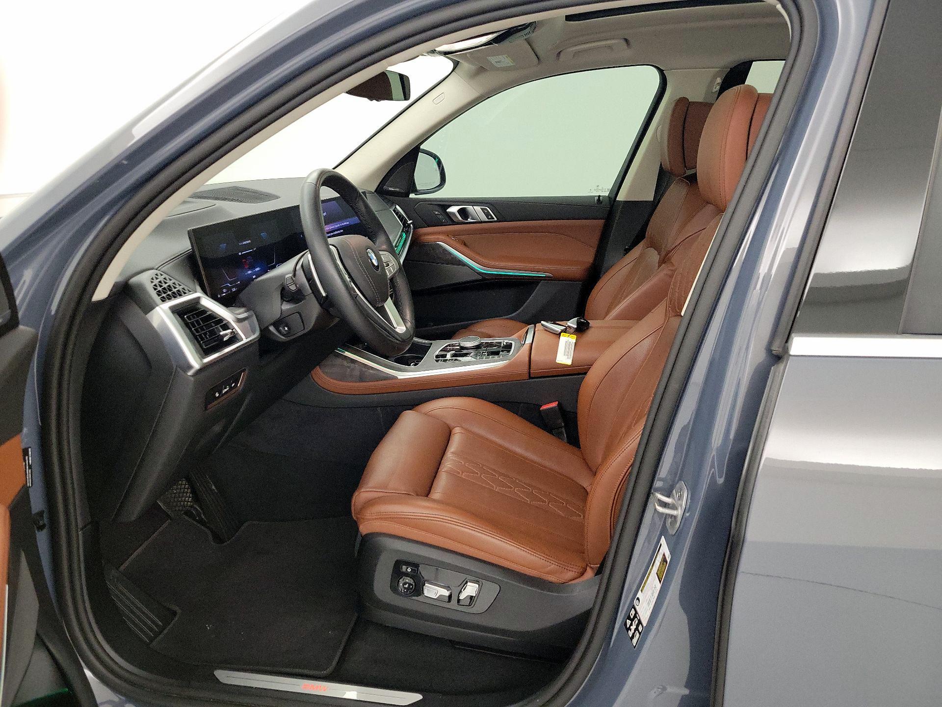 Thumbnail: 2025 BMW X7 - 11