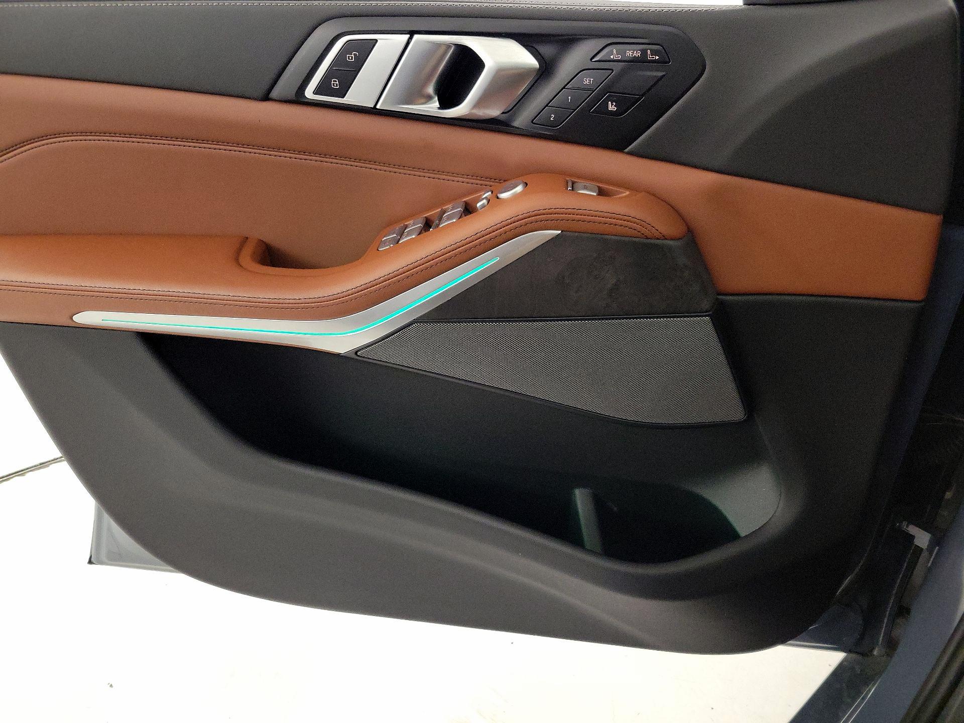 Thumbnail: 2025 BMW X7 - 12