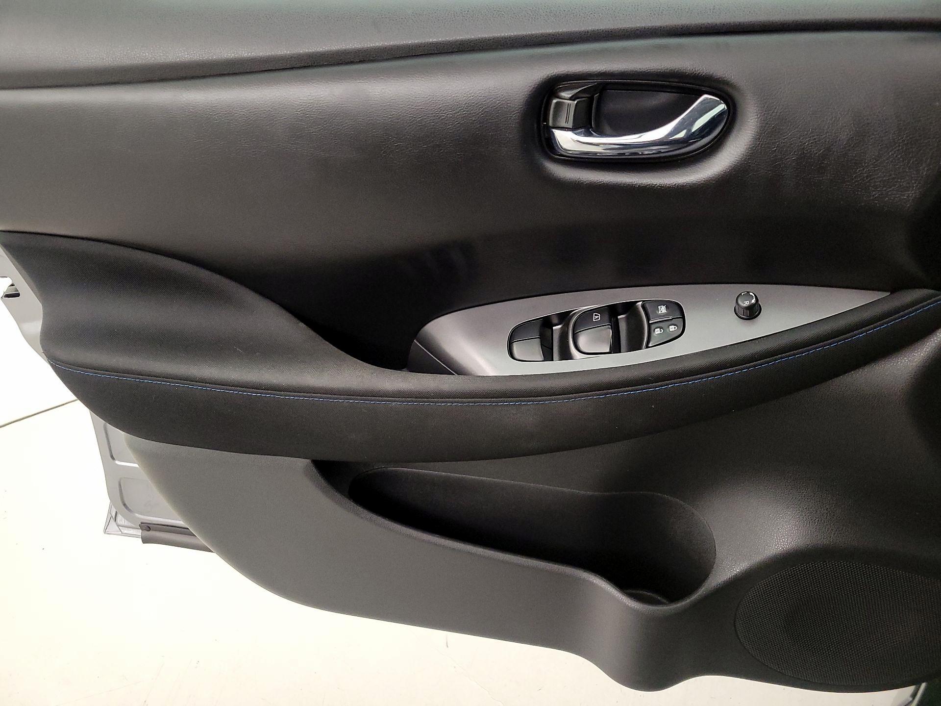Thumbnail: 2022 Nissan Leaf - 12