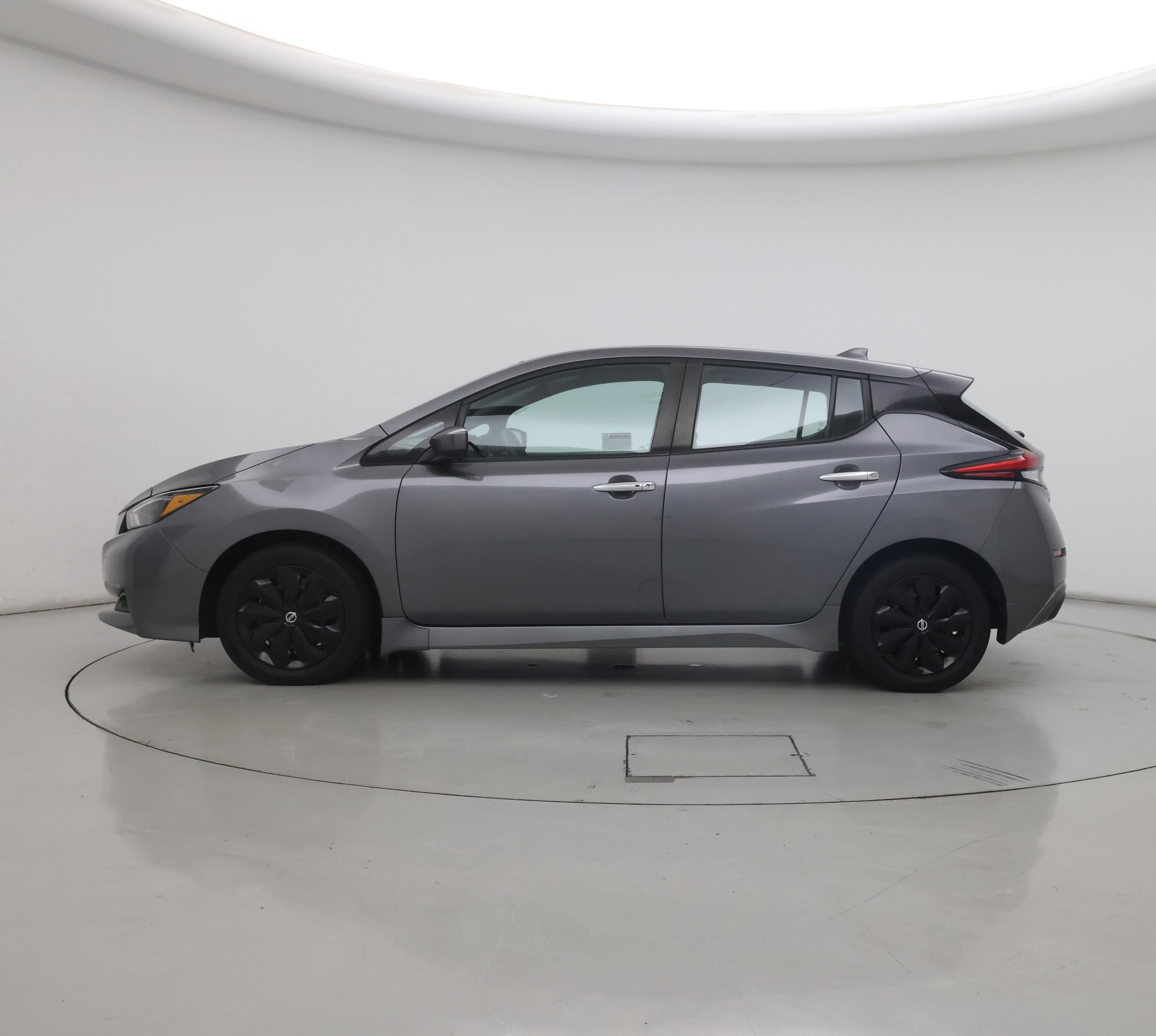 Thumbnail: 2022 Nissan Leaf - 3