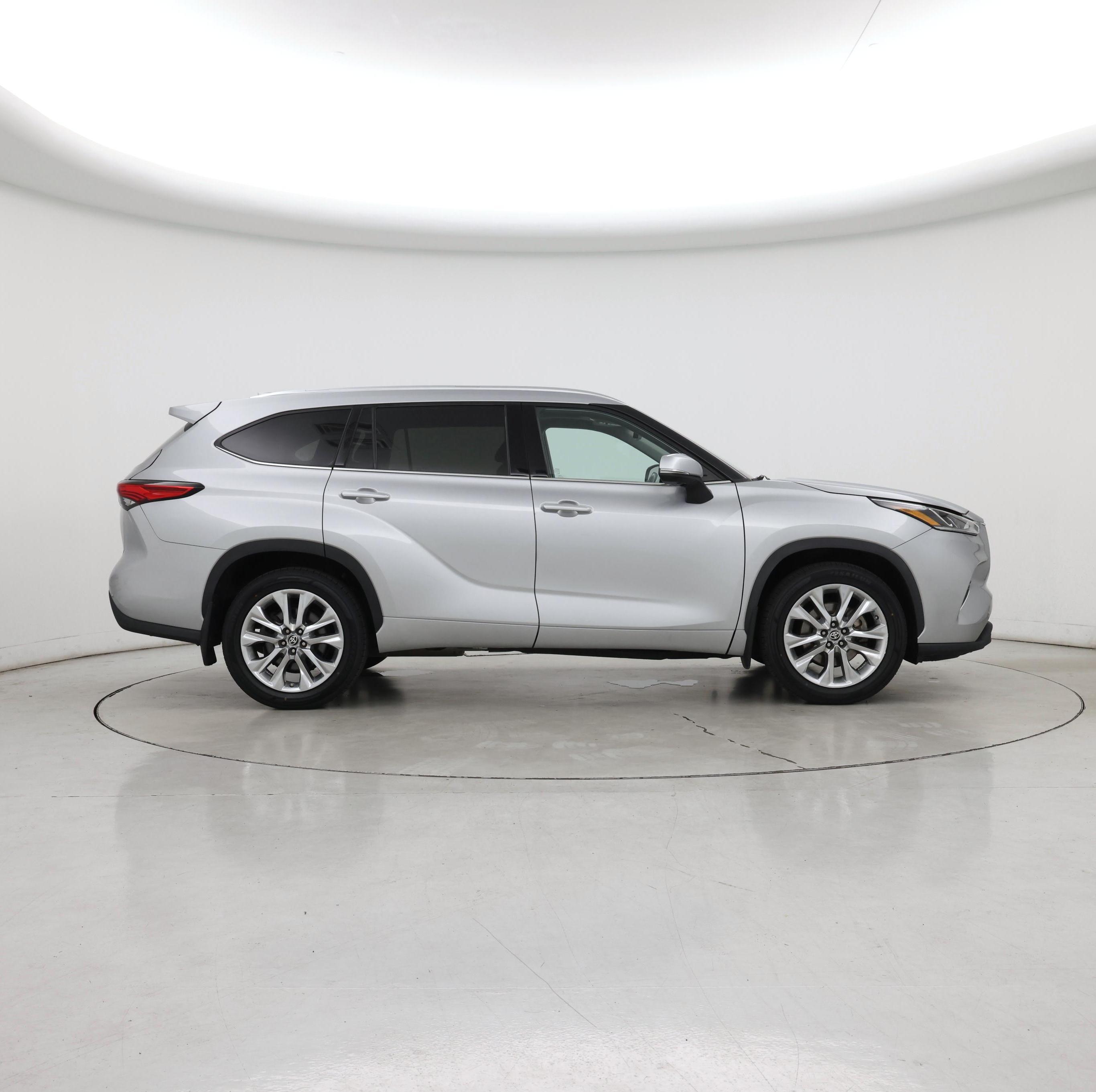 Thumbnail: 2021 Toyota Highlander - 7