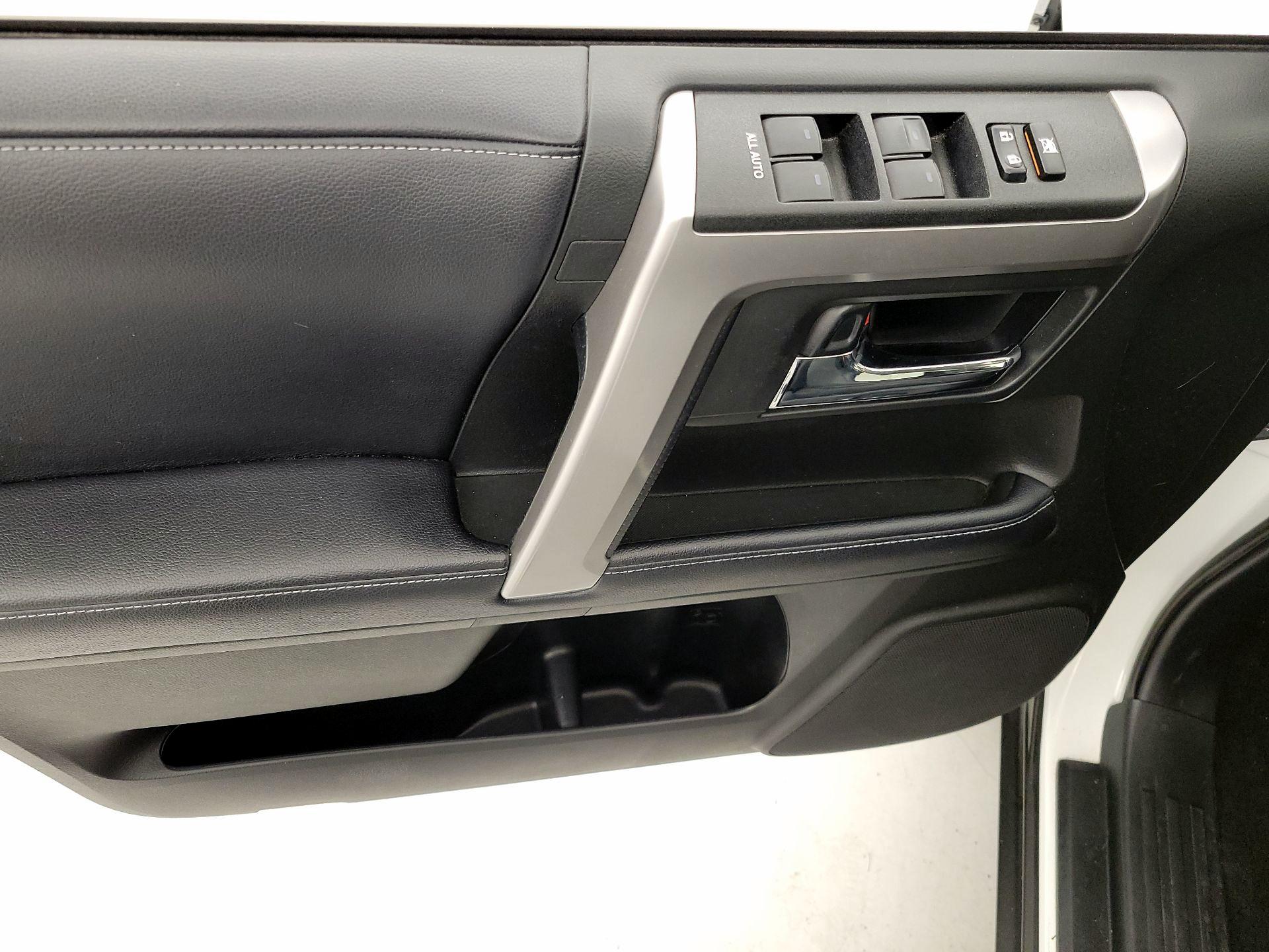 Thumbnail: 2019 Toyota 4Runner - 12