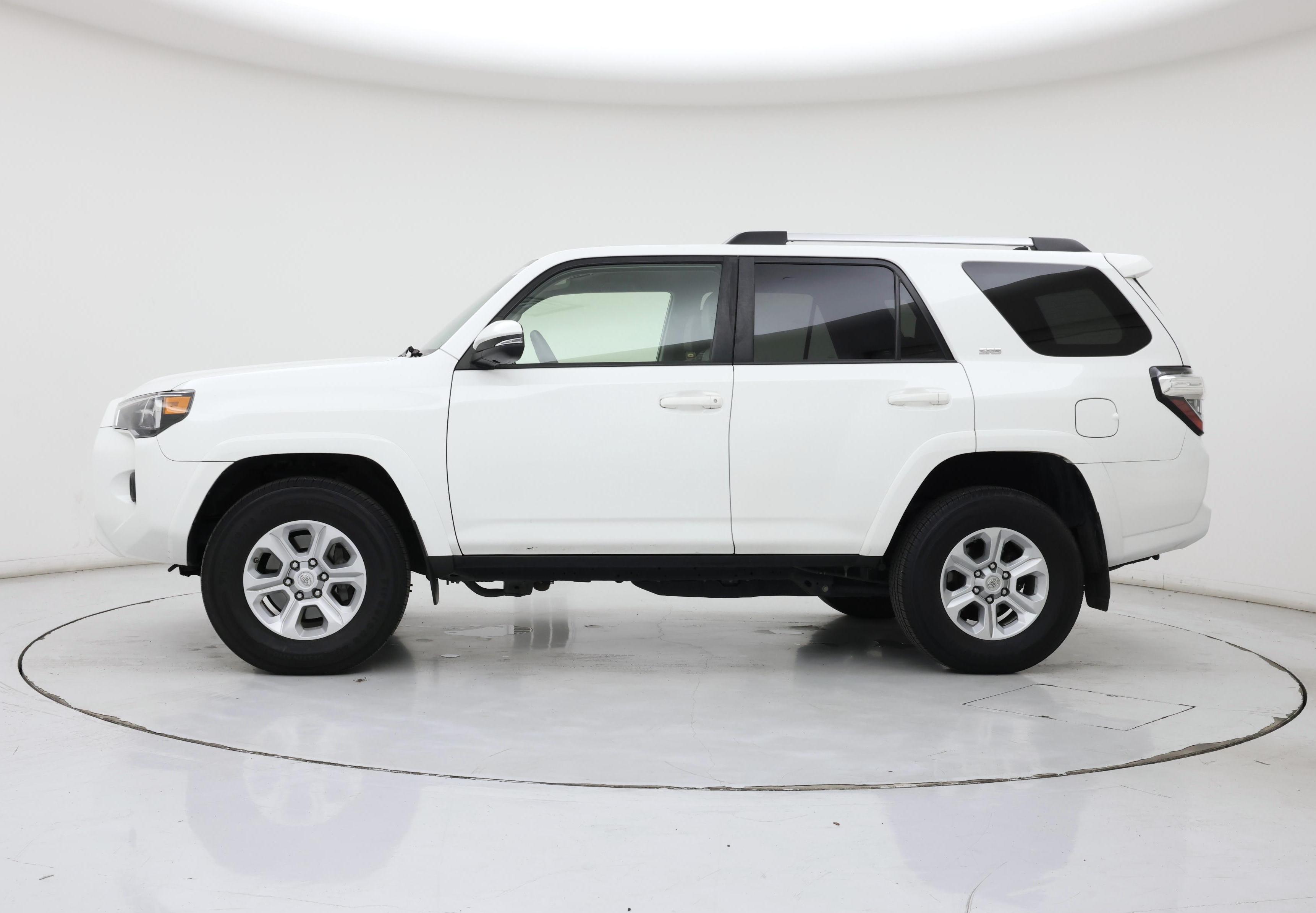 Thumbnail: 2019 Toyota 4Runner - 3