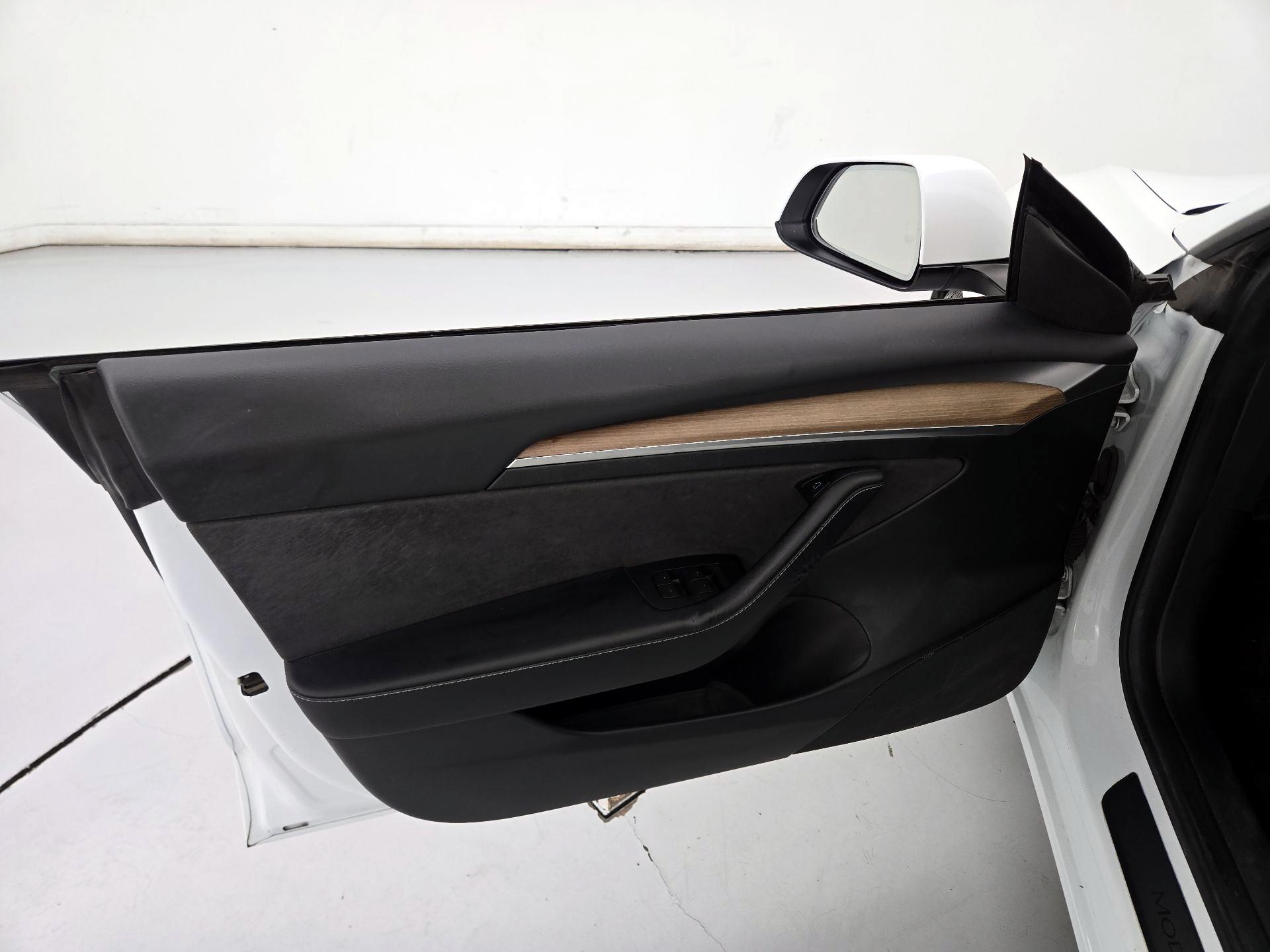Thumbnail: 2023 Tesla Model 3 - 12
