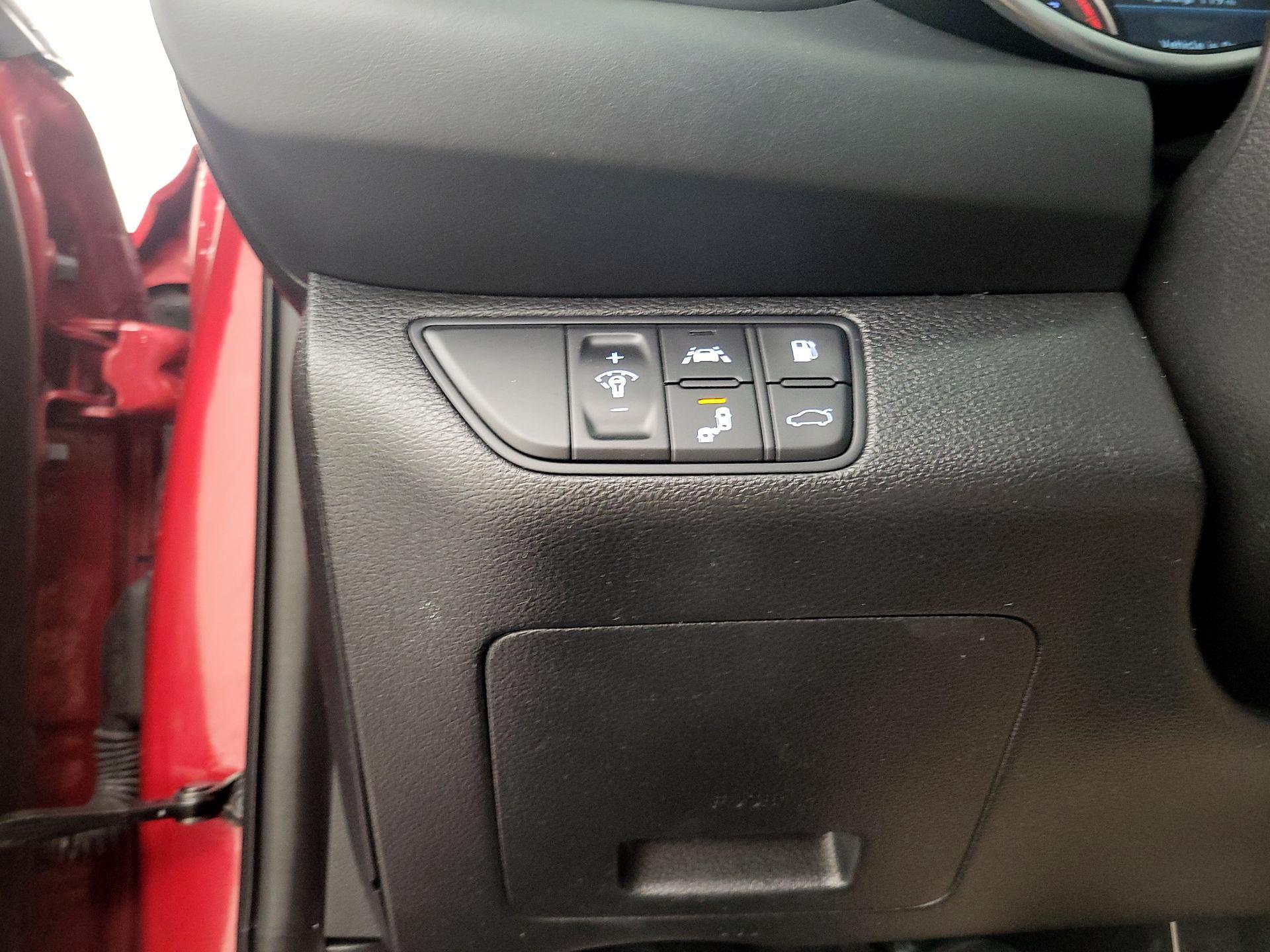 Thumbnail: 2019 Genesis G70 - 13