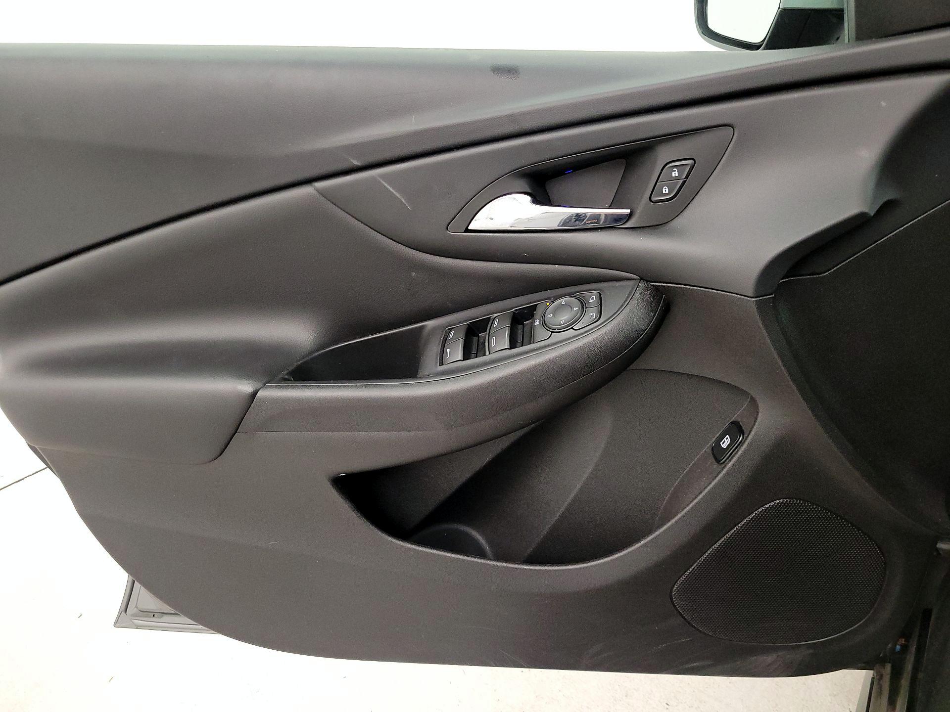 Thumbnail: 2017 Chevrolet Volt - 12