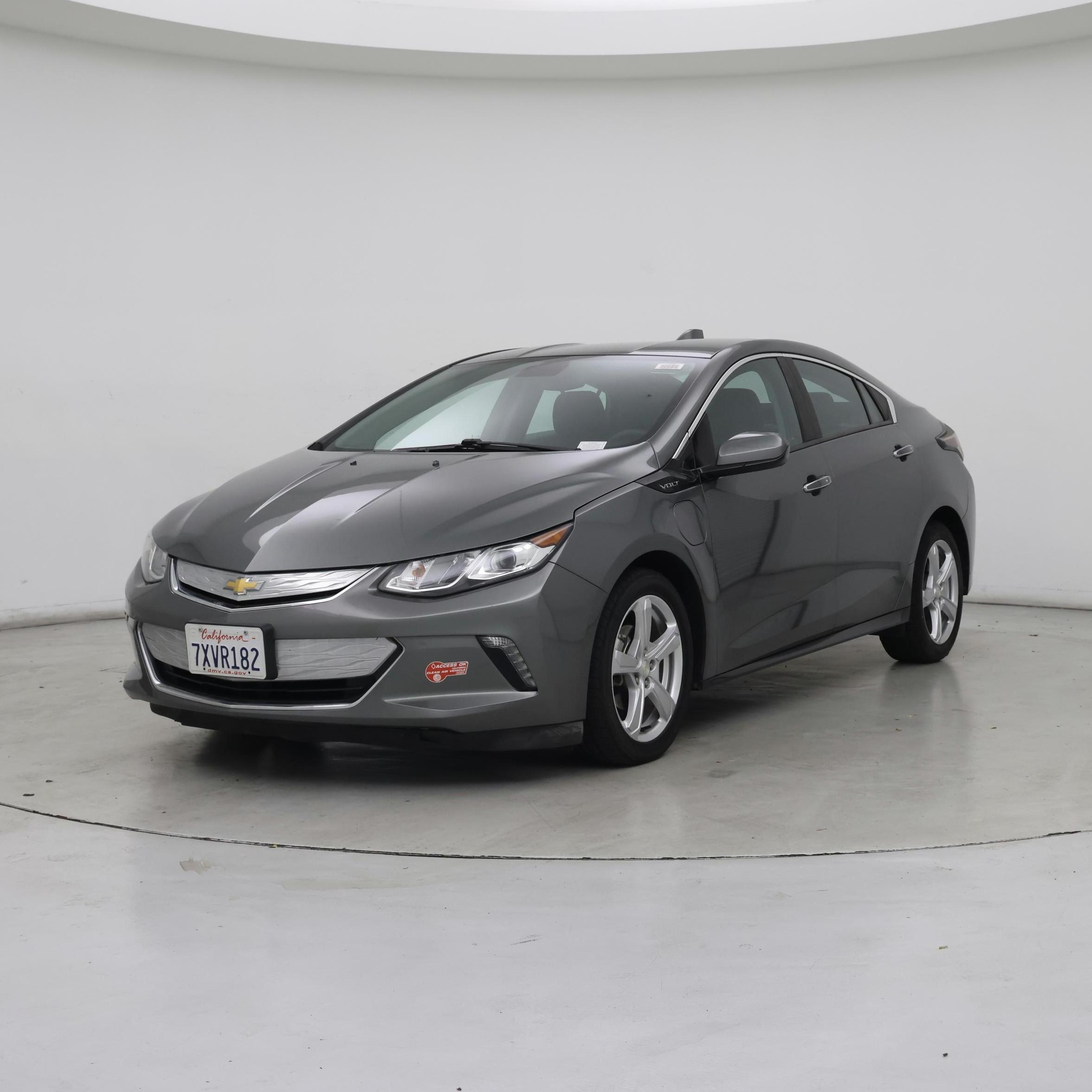 Thumbnail: 2017 Chevrolet Volt - 4